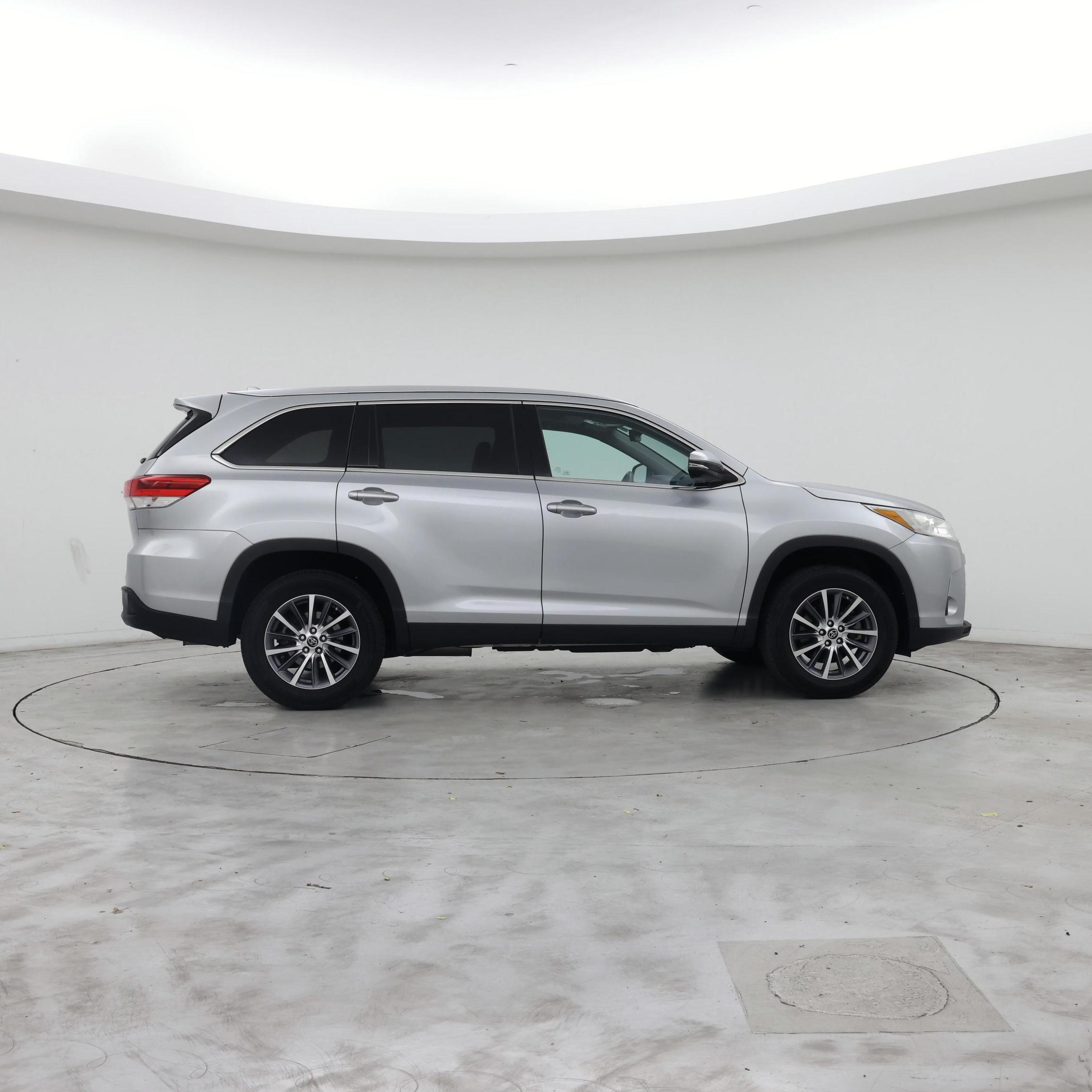 Thumbnail: 2019 Toyota Highlander - 7