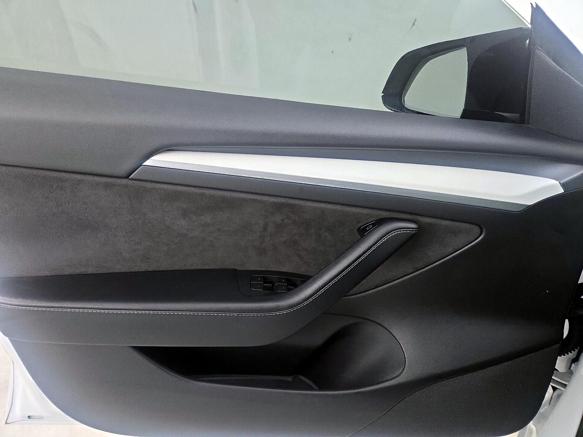 Thumbnail: 2021 Tesla Model 3 - 12