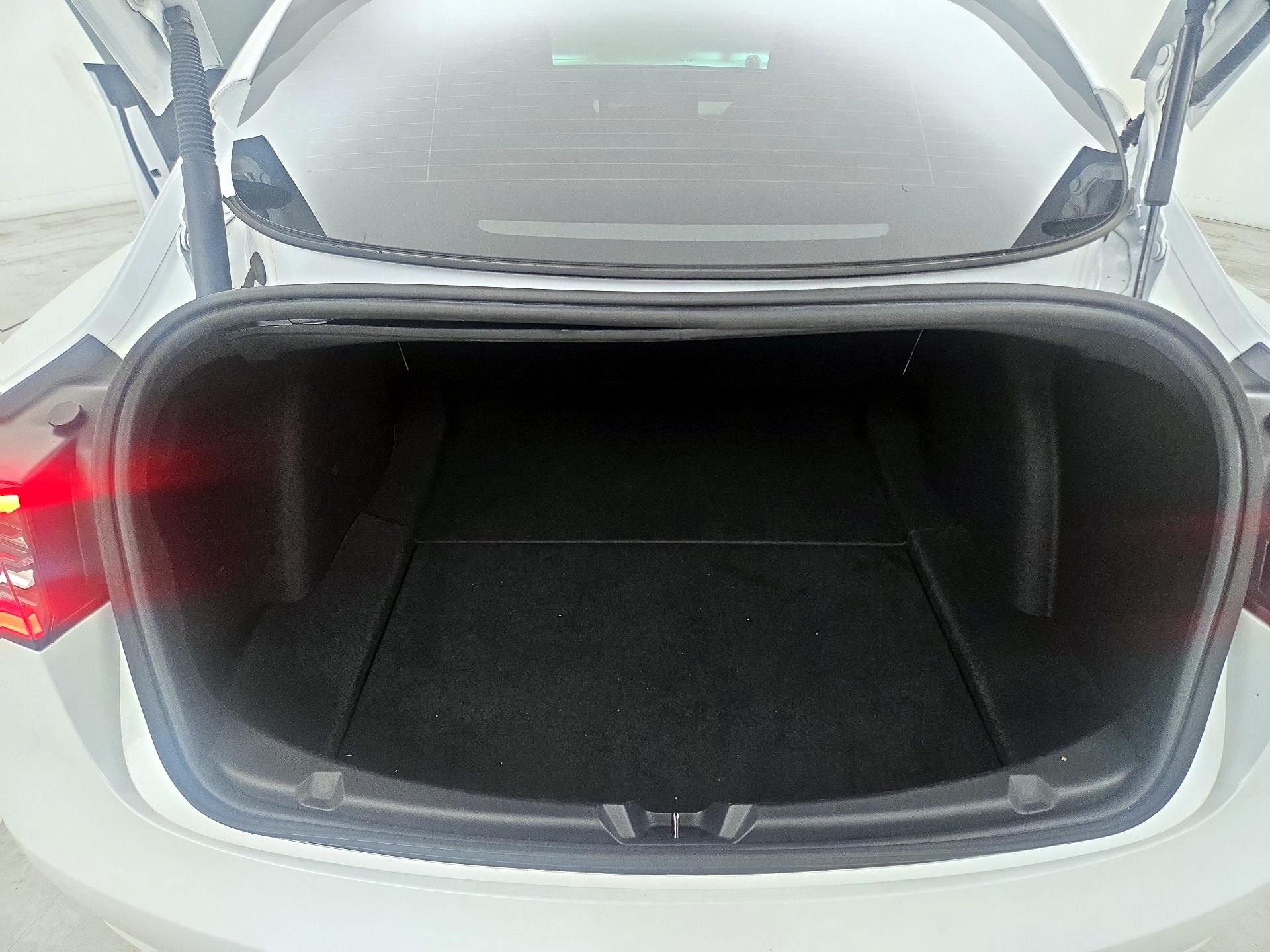 Thumbnail: 2021 Tesla Model 3 - 19