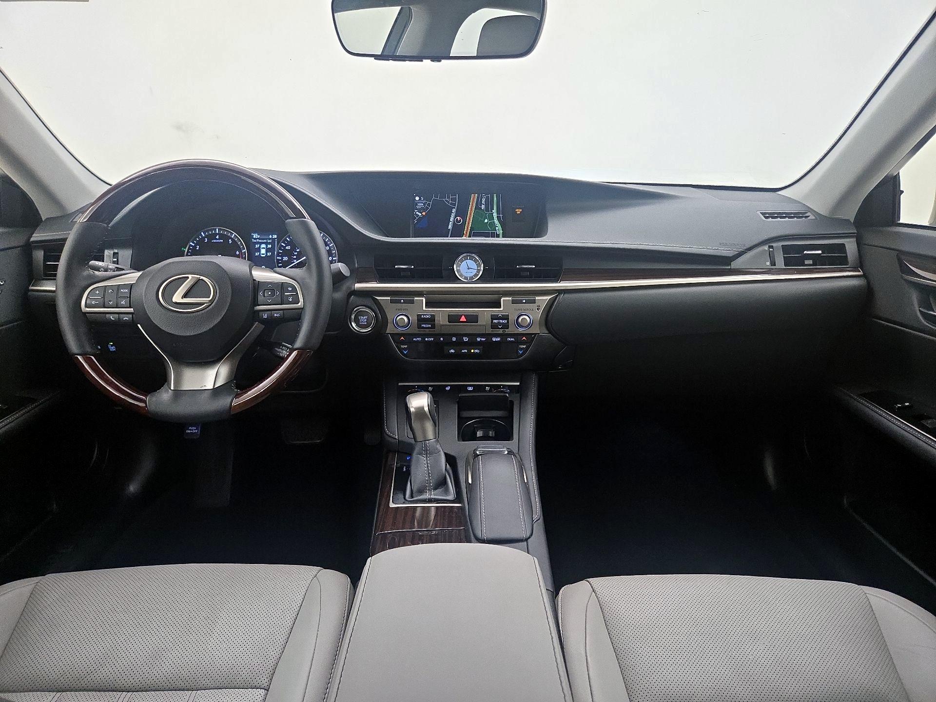 Thumbnail: 2017 Lexus ES - 9
