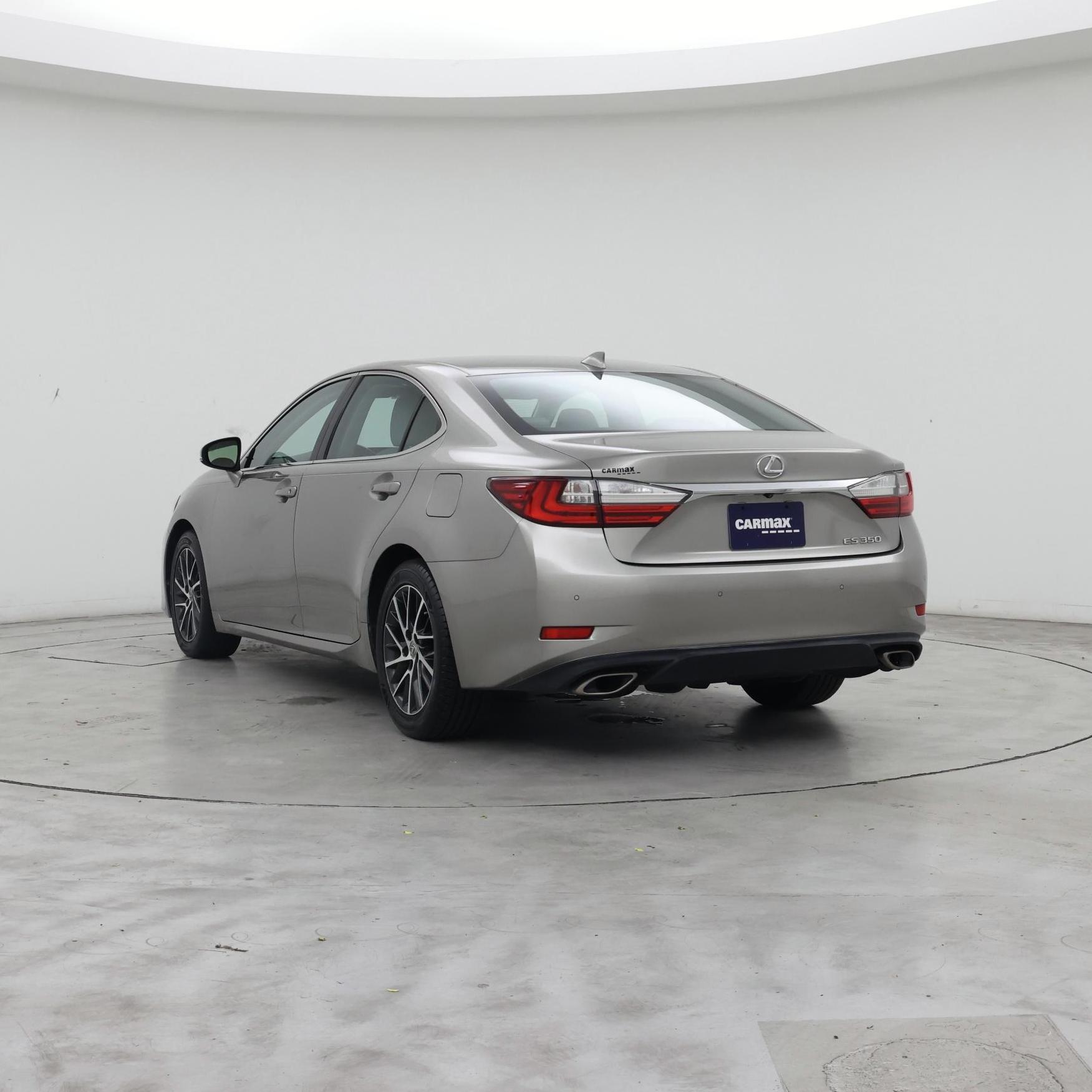 Thumbnail: 2017 Lexus ES - 2