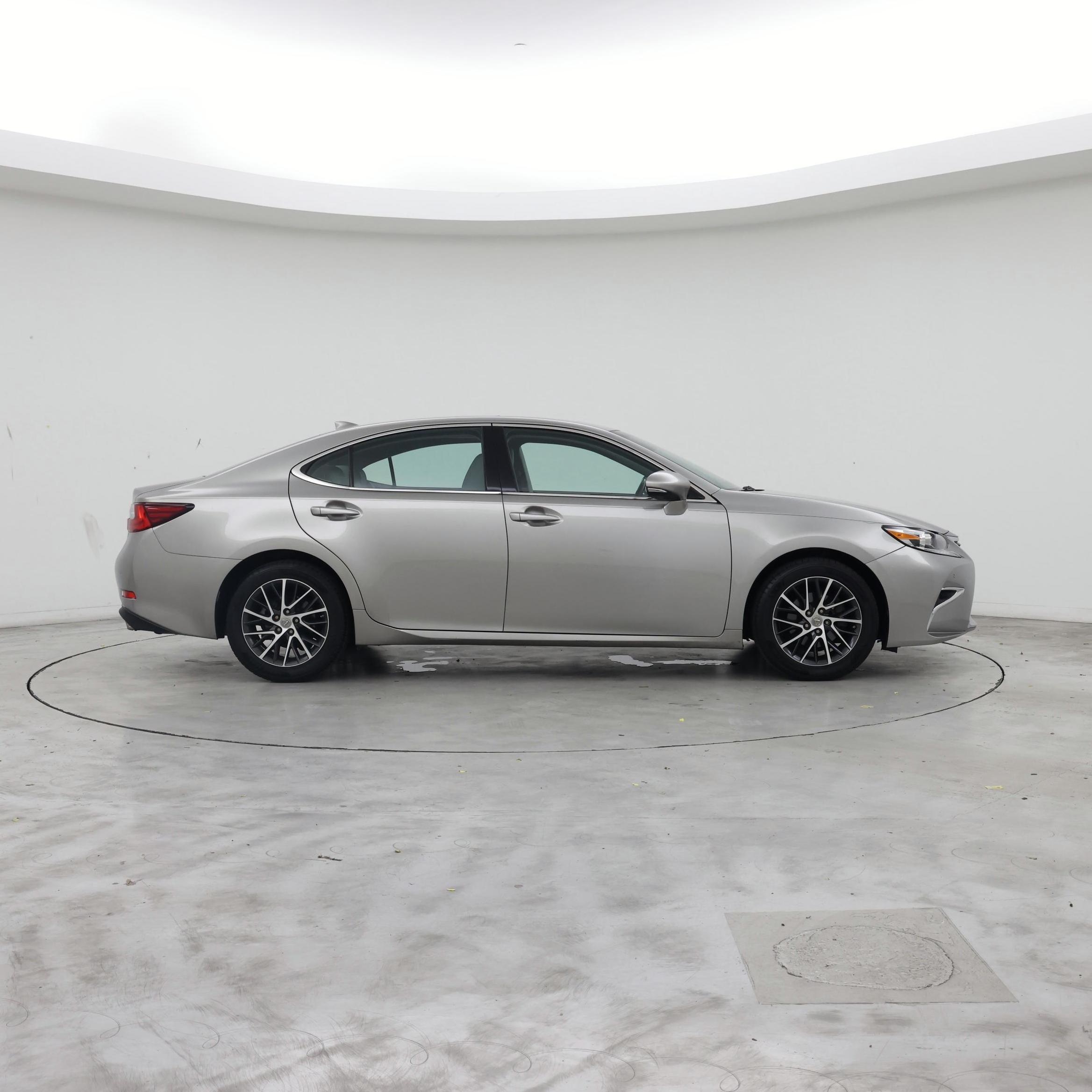 Thumbnail: 2017 Lexus ES - 7