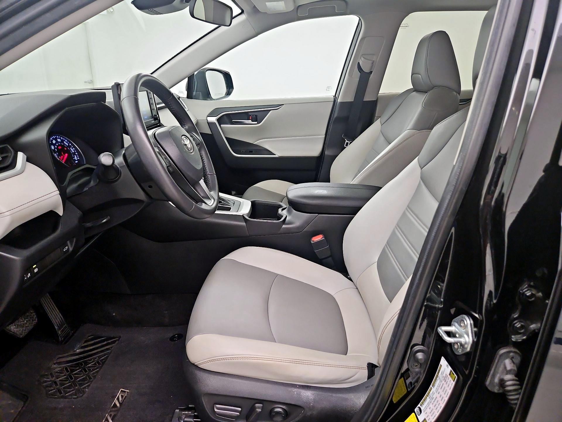 Thumbnail: 2022 Toyota RAV4 - 9