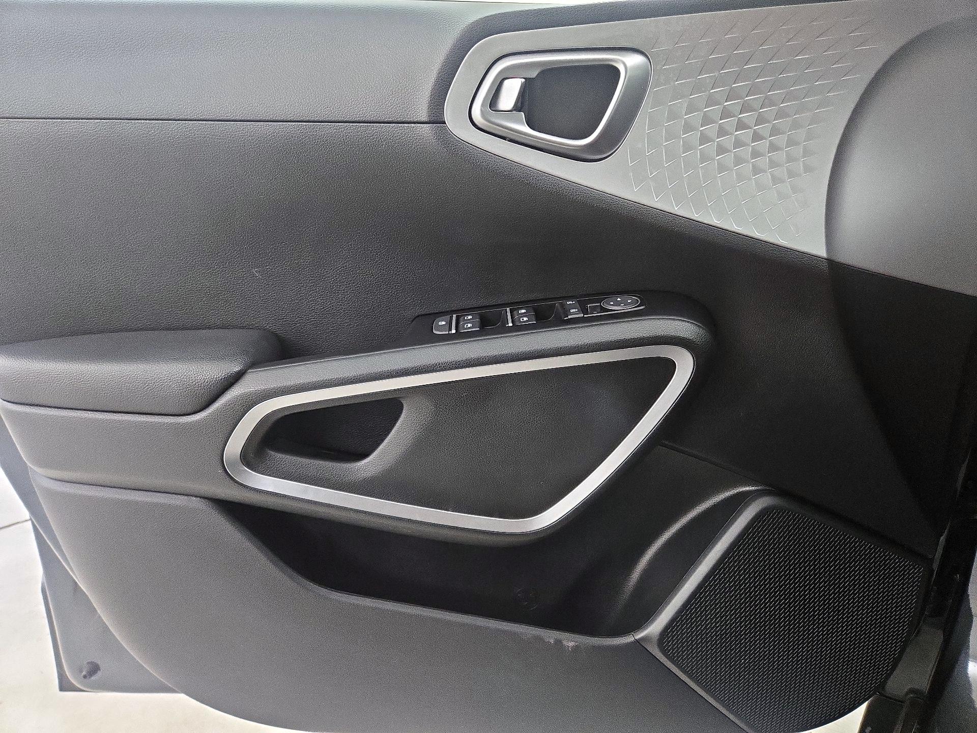 Thumbnail: 2025 Kia Soul - 12