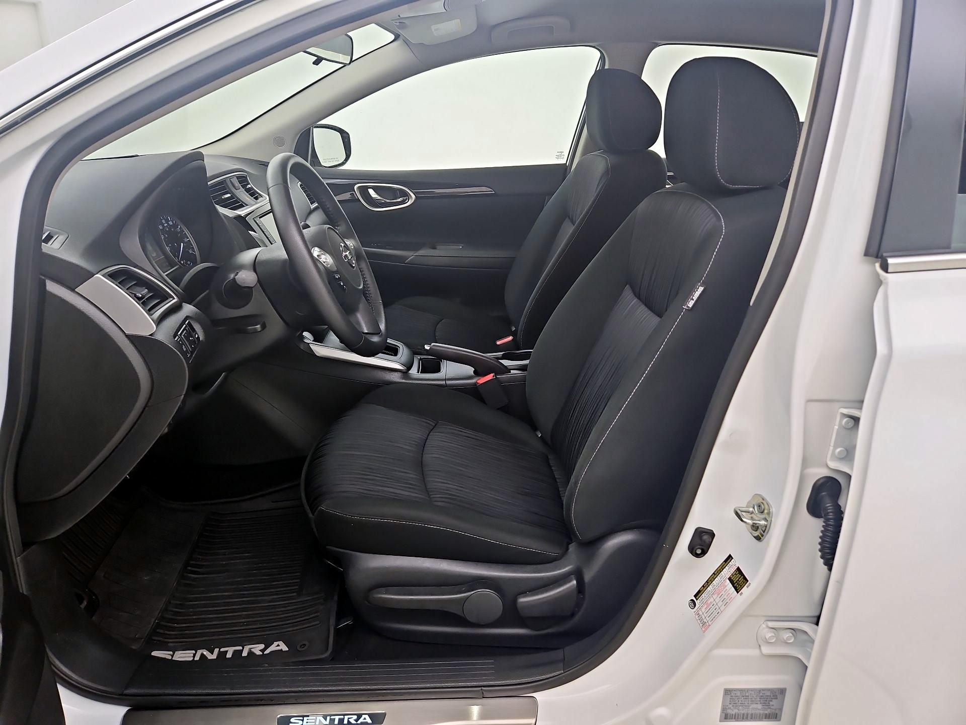 Thumbnail: 2019 Nissan Sentra - 9