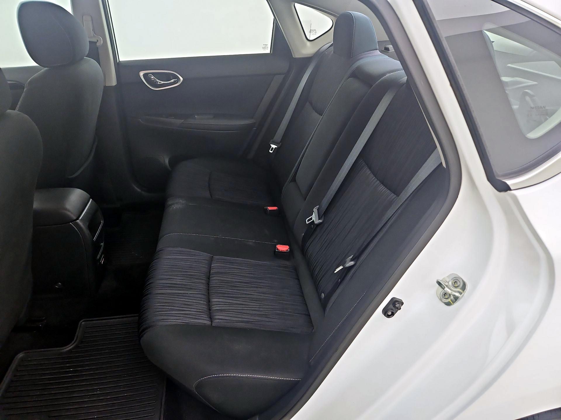 Thumbnail: 2019 Nissan Sentra - 17