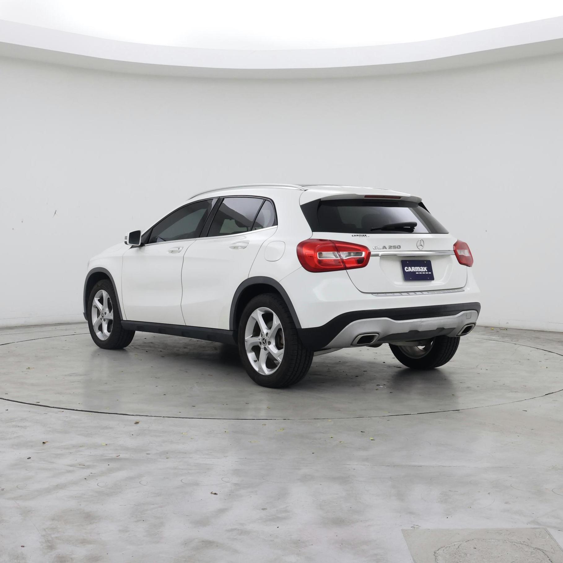 Thumbnail: 2020 Mercedes-Benz GLA - 2