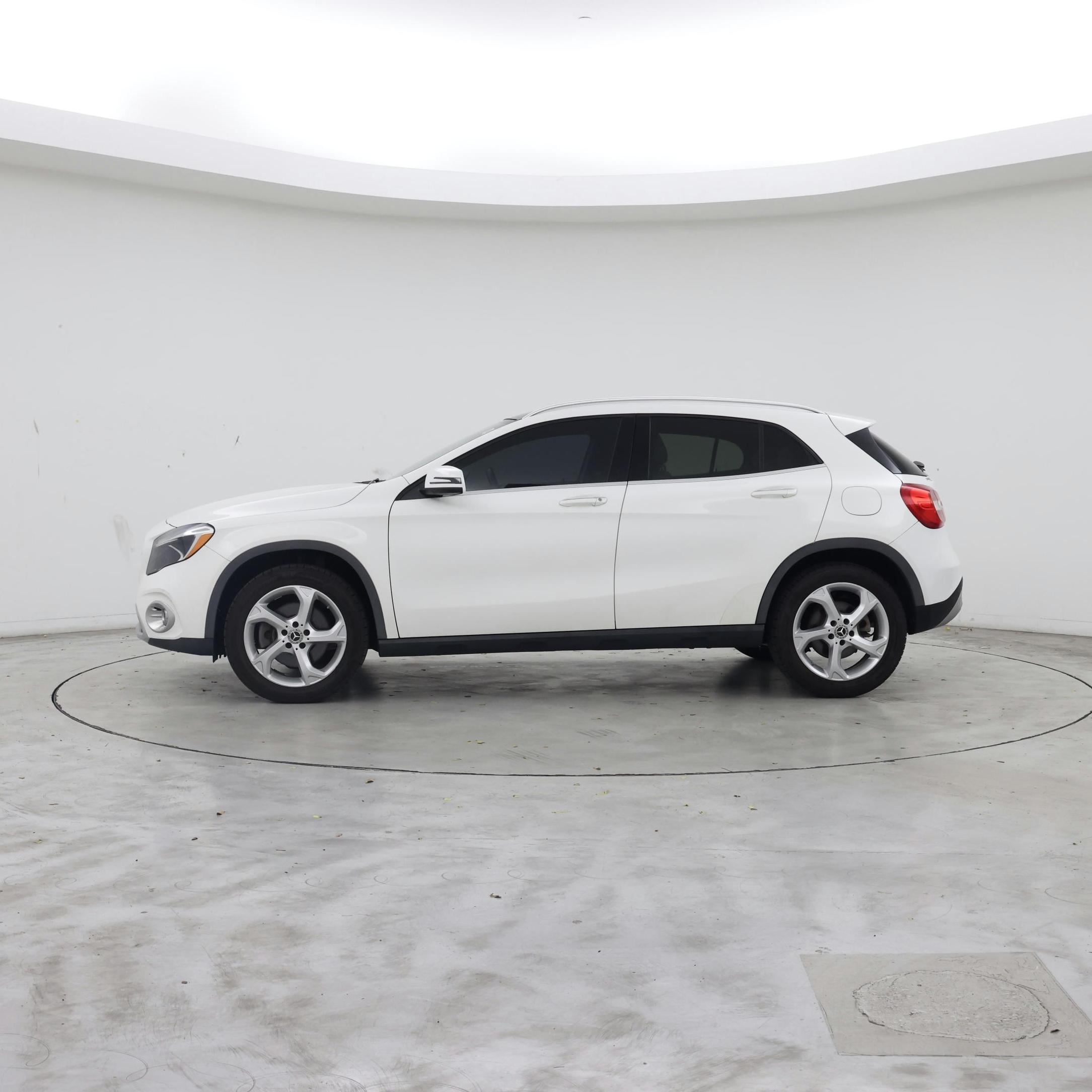 Thumbnail: 2020 Mercedes-Benz GLA - 3