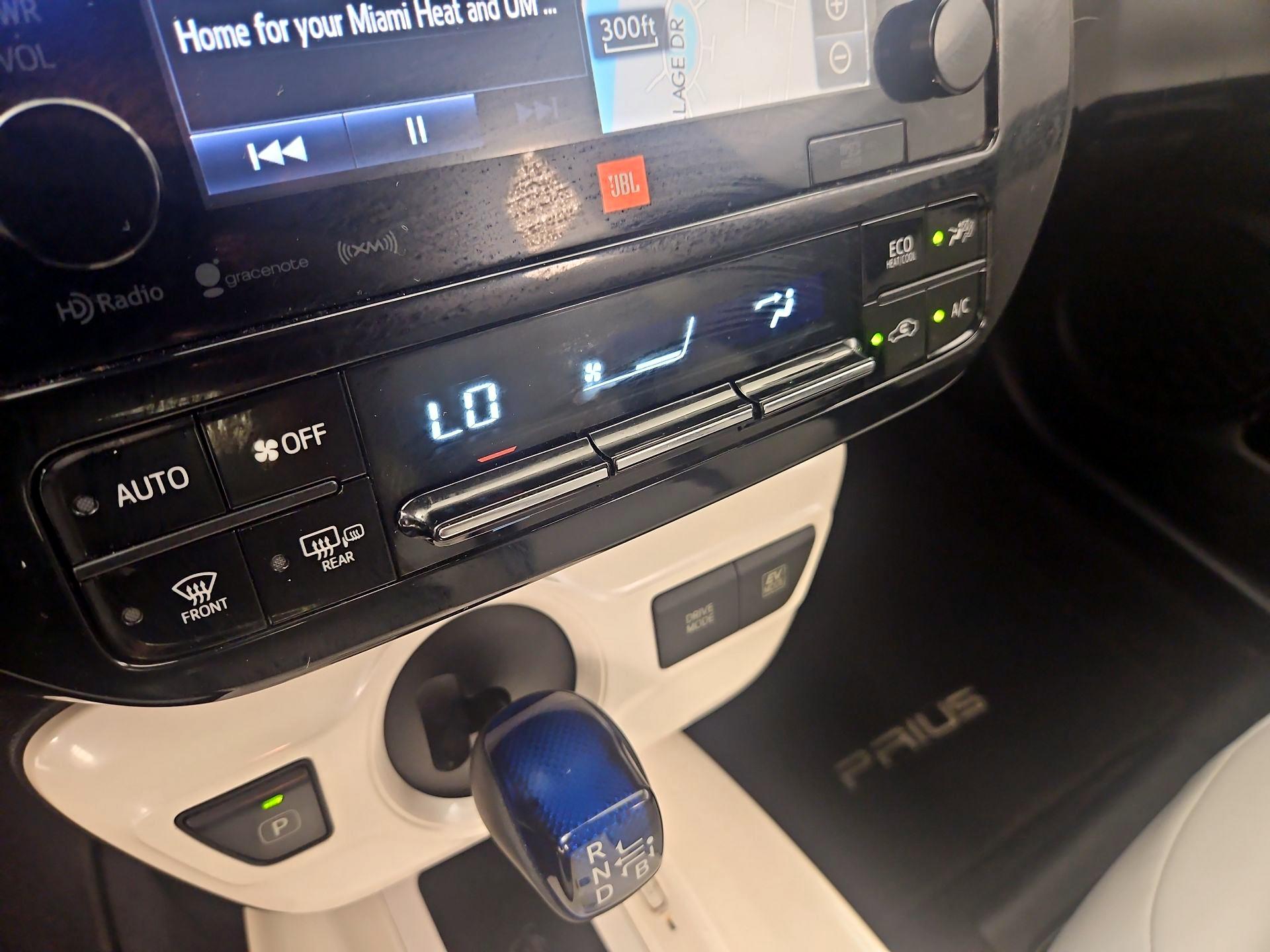 Thumbnail: 2017 Toyota Prius - 16