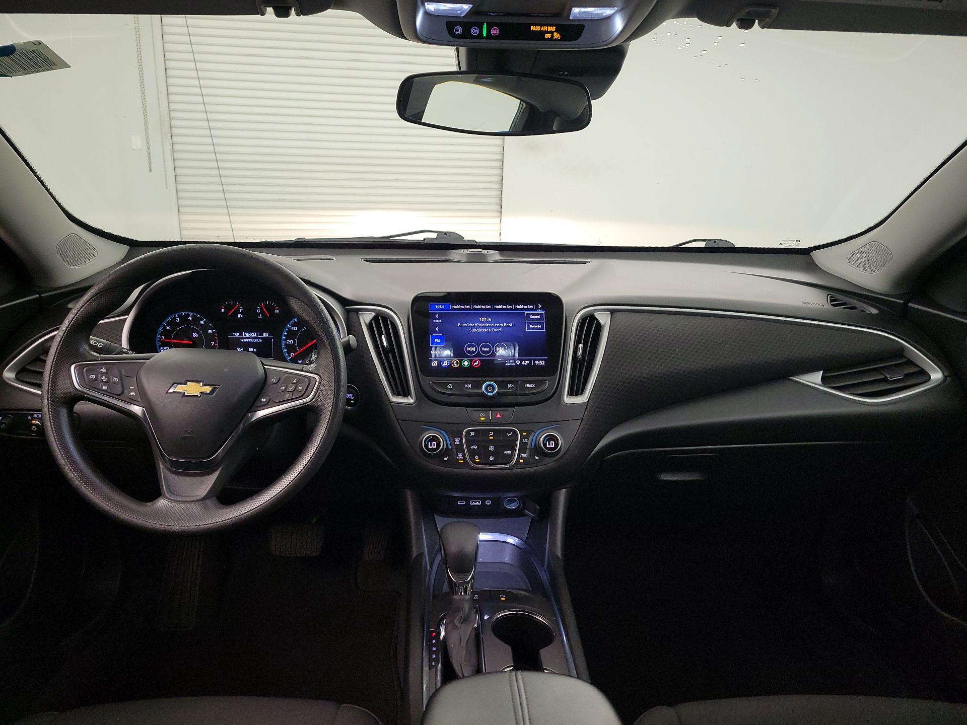 Thumbnail: 2024 Chevrolet Malibu - 9