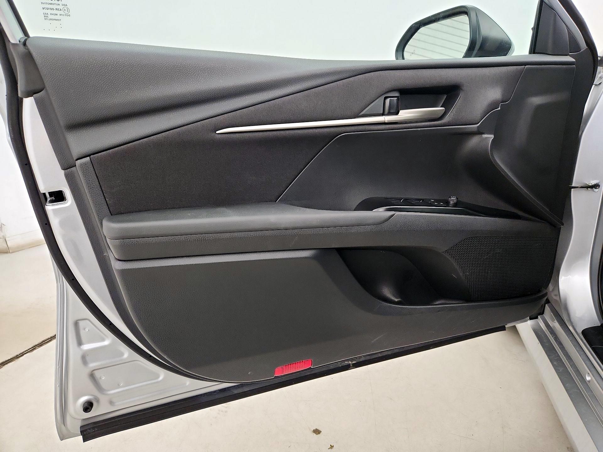 Thumbnail: 2025 Toyota Camry - 12