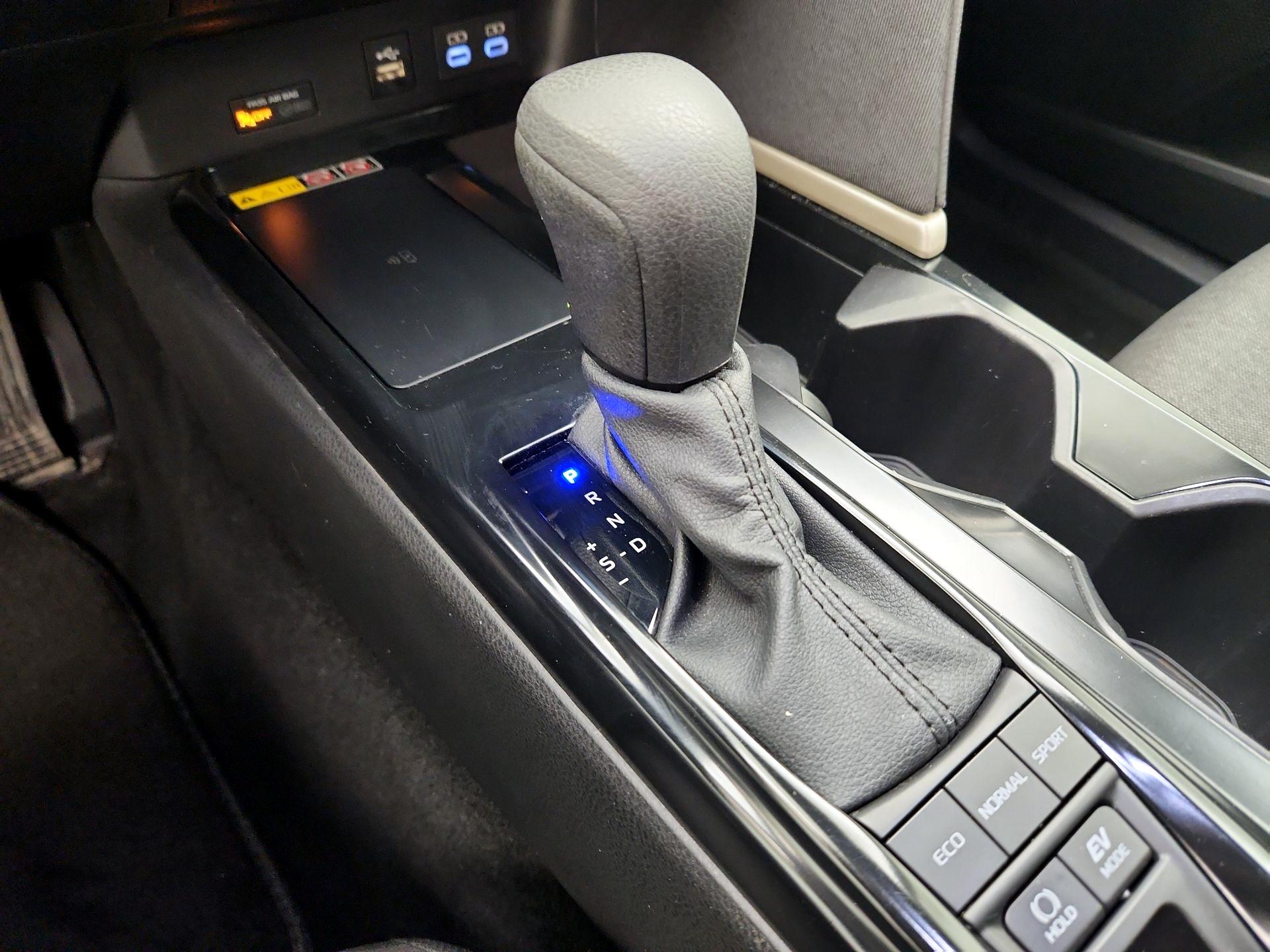 Thumbnail: 2025 Toyota Camry - 18