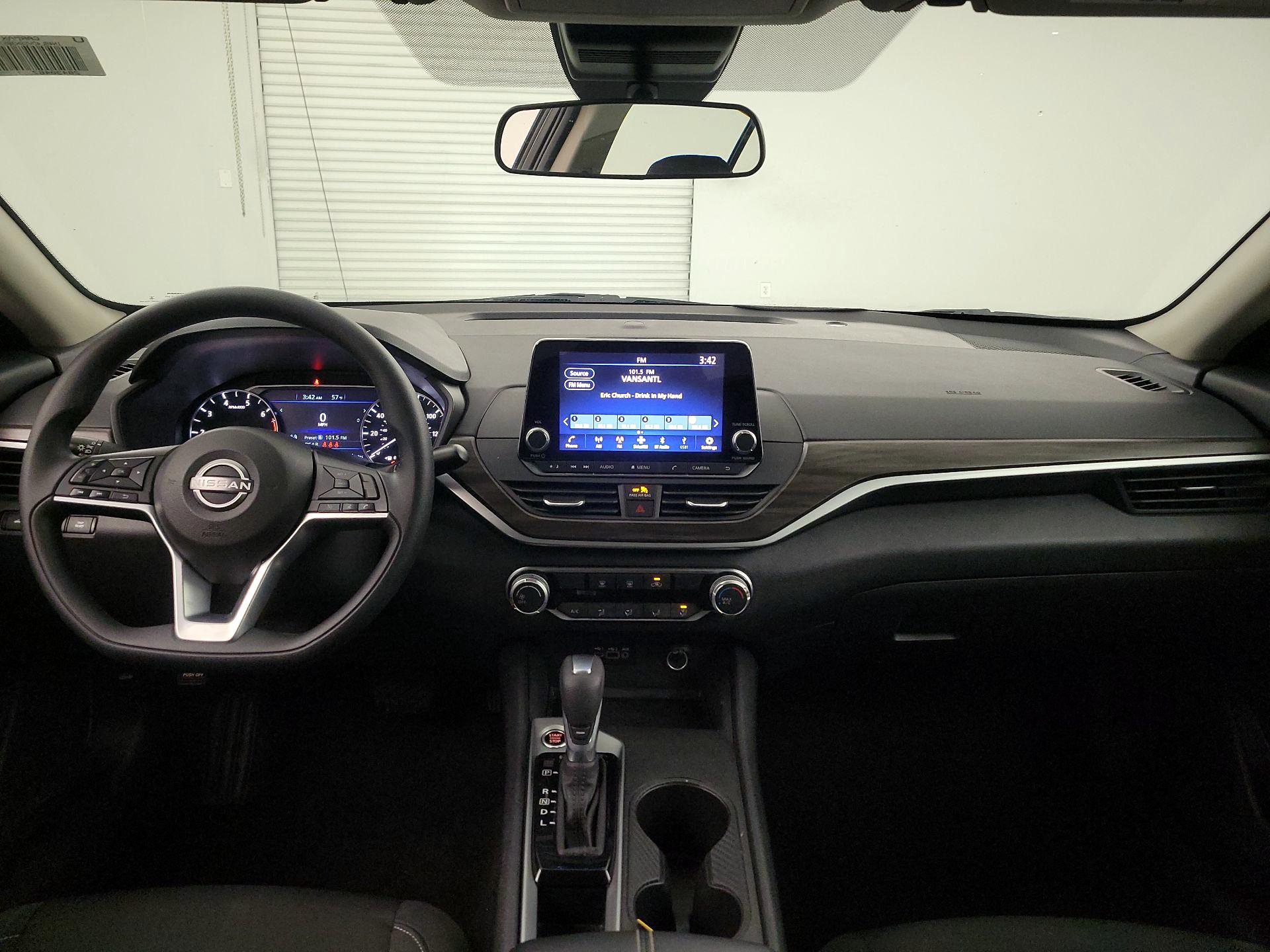 Thumbnail: 2025 Nissan Altima - 9