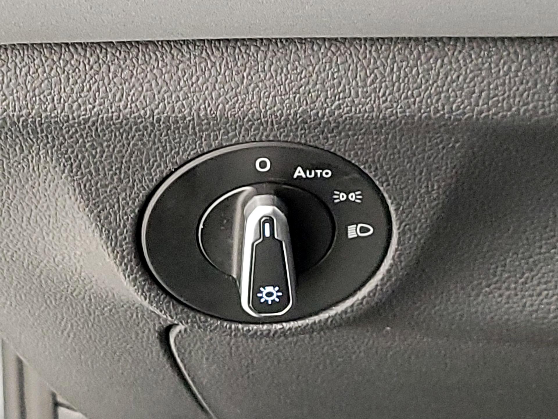 Thumbnail: 2025 Volkswagen Jetta - 13