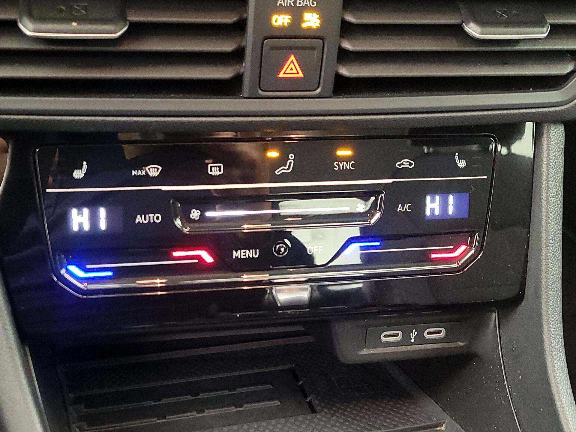 Thumbnail: 2025 Volkswagen Jetta - 16