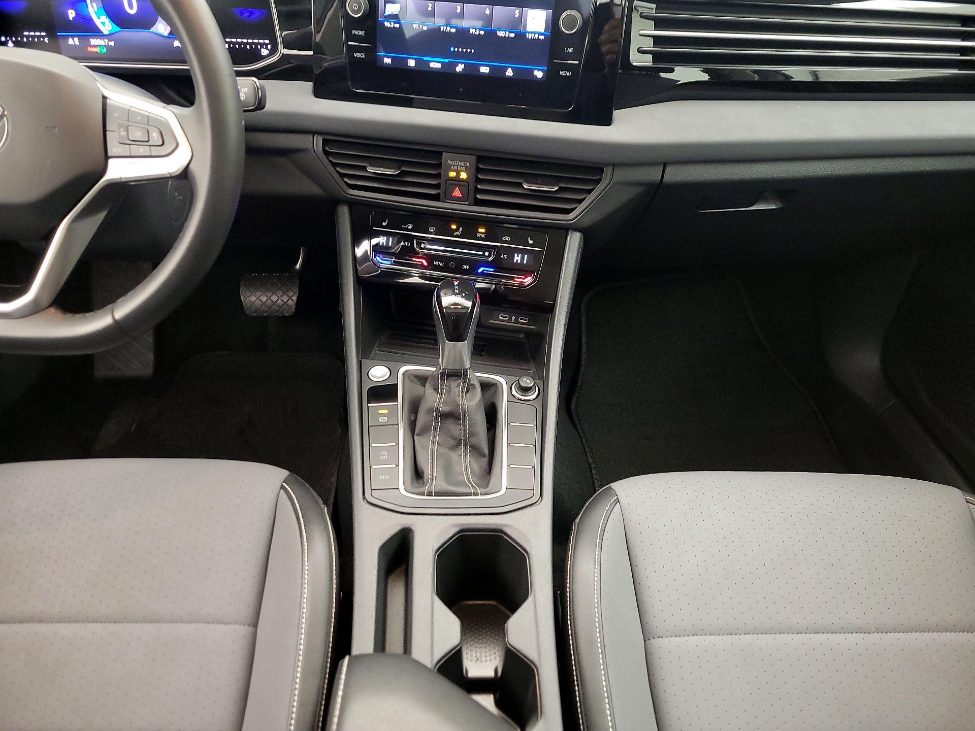 Thumbnail: 2025 Volkswagen Jetta - 17