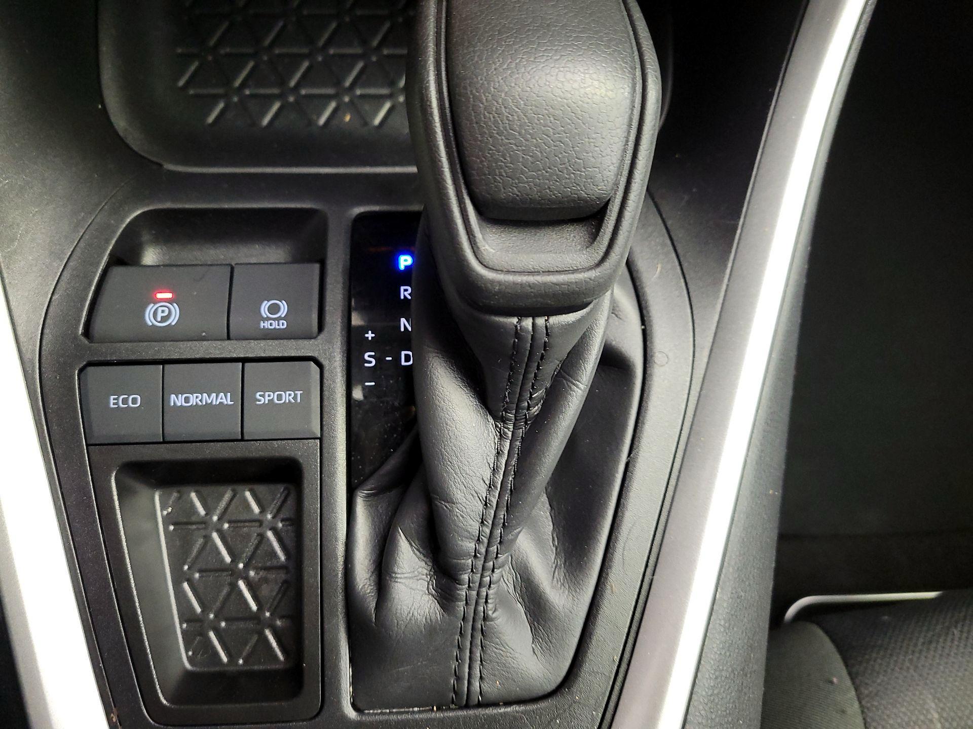 Thumbnail: 2025 Toyota RAV4 - 17