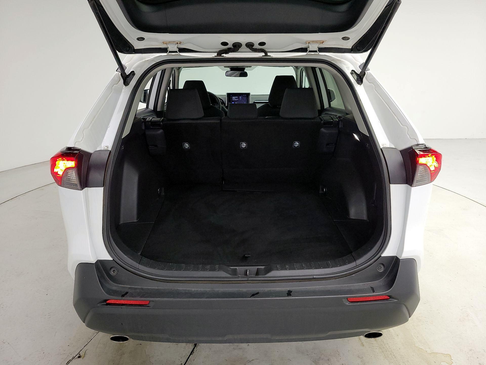 Thumbnail: 2025 Toyota RAV4 - 20