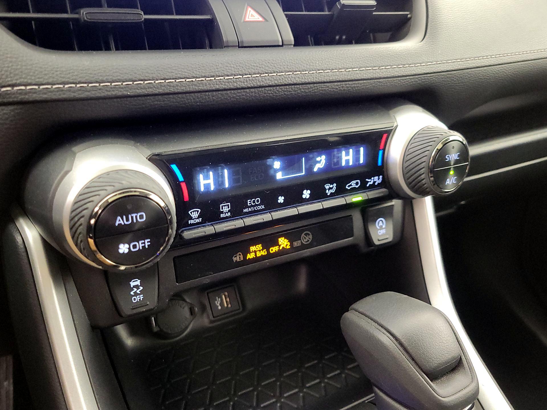 Thumbnail: 2025 Toyota RAV4 - 16