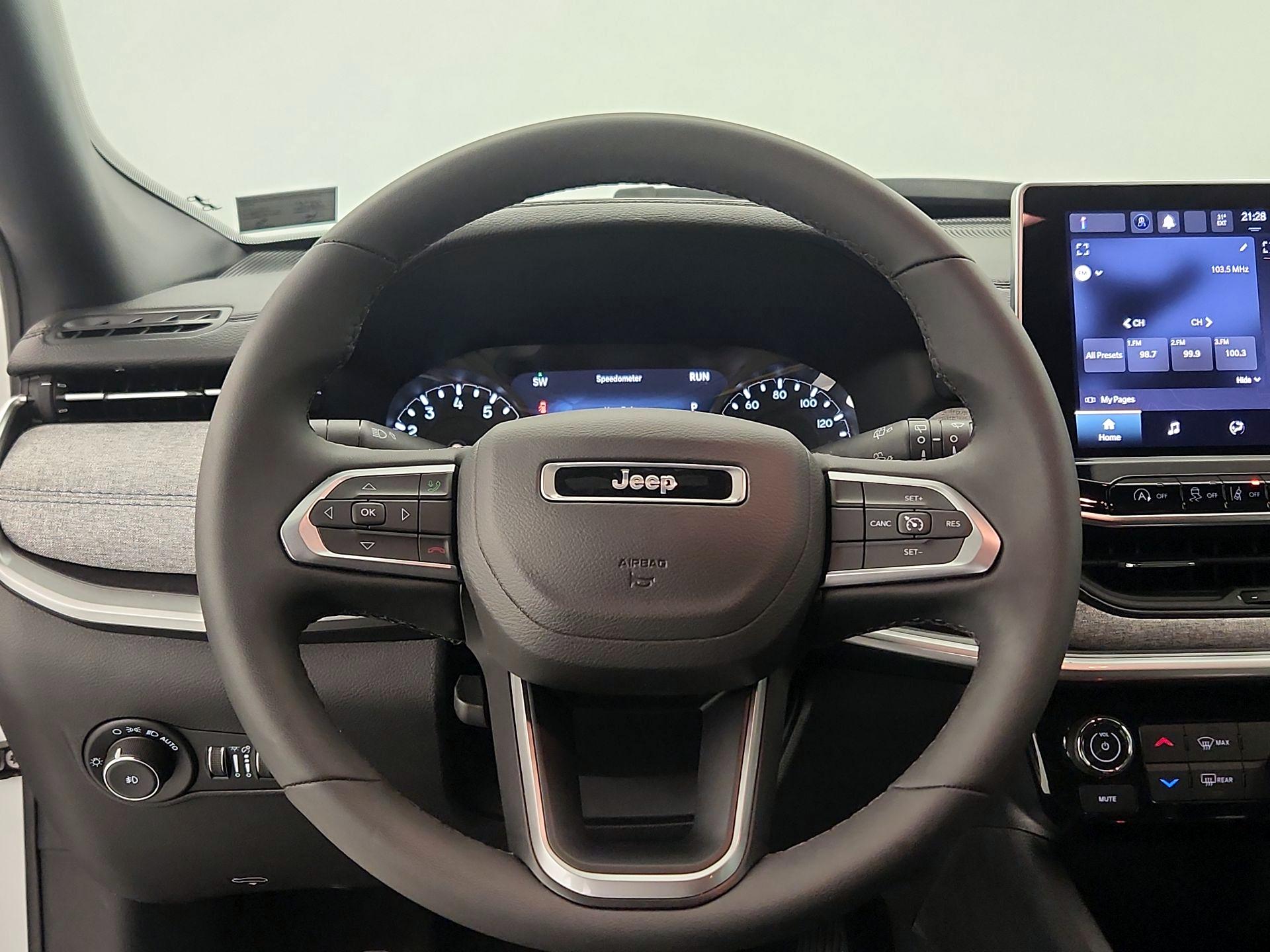 Thumbnail: 2023 Jeep Compass - 10