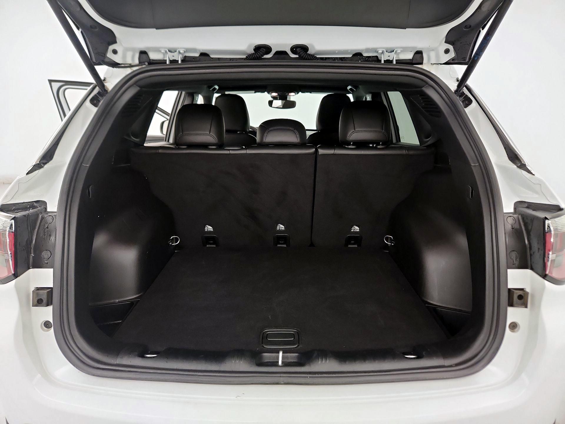 Thumbnail: 2023 Jeep Compass - 20