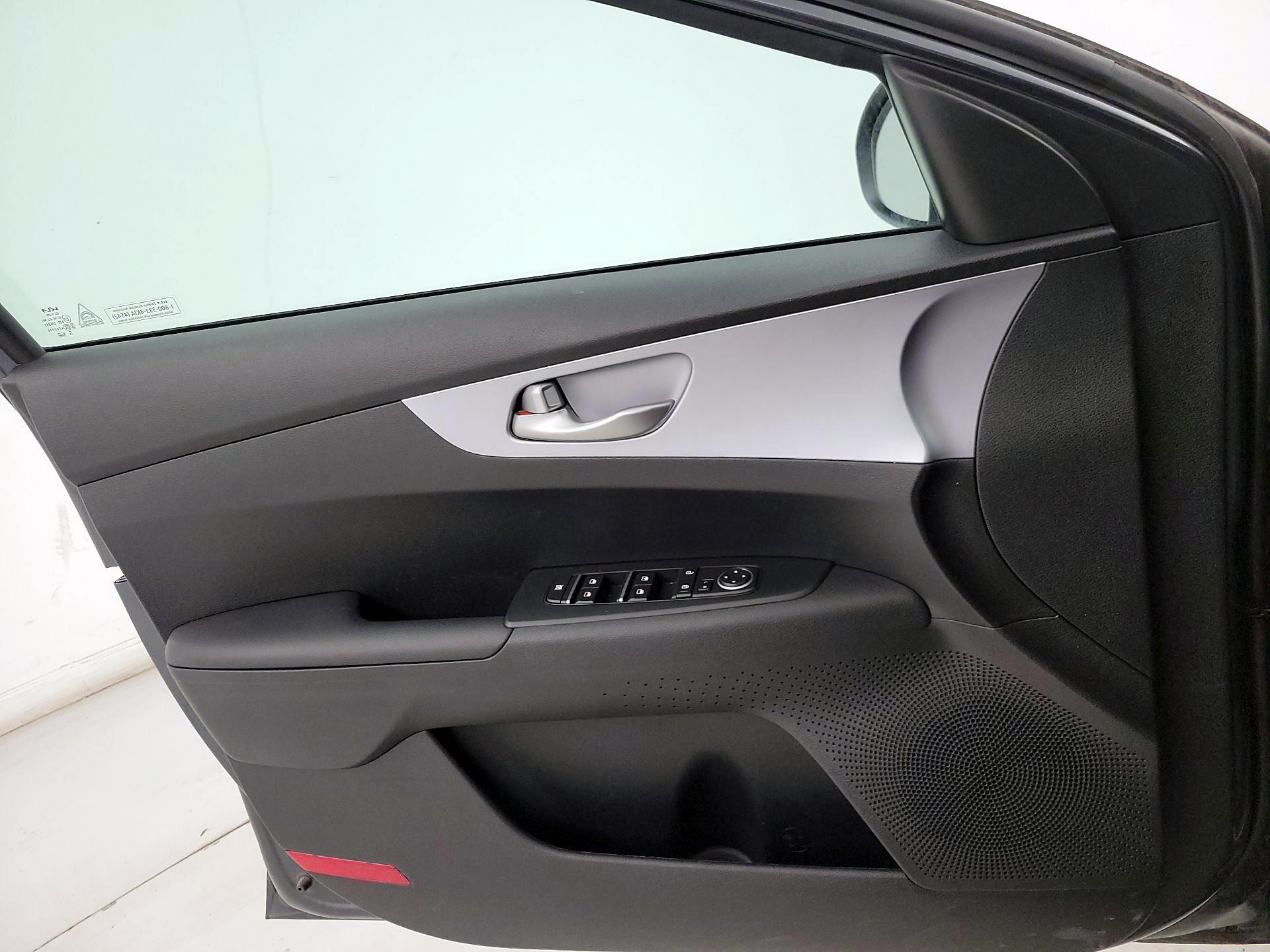 Thumbnail: 2024 Kia Forte - 12