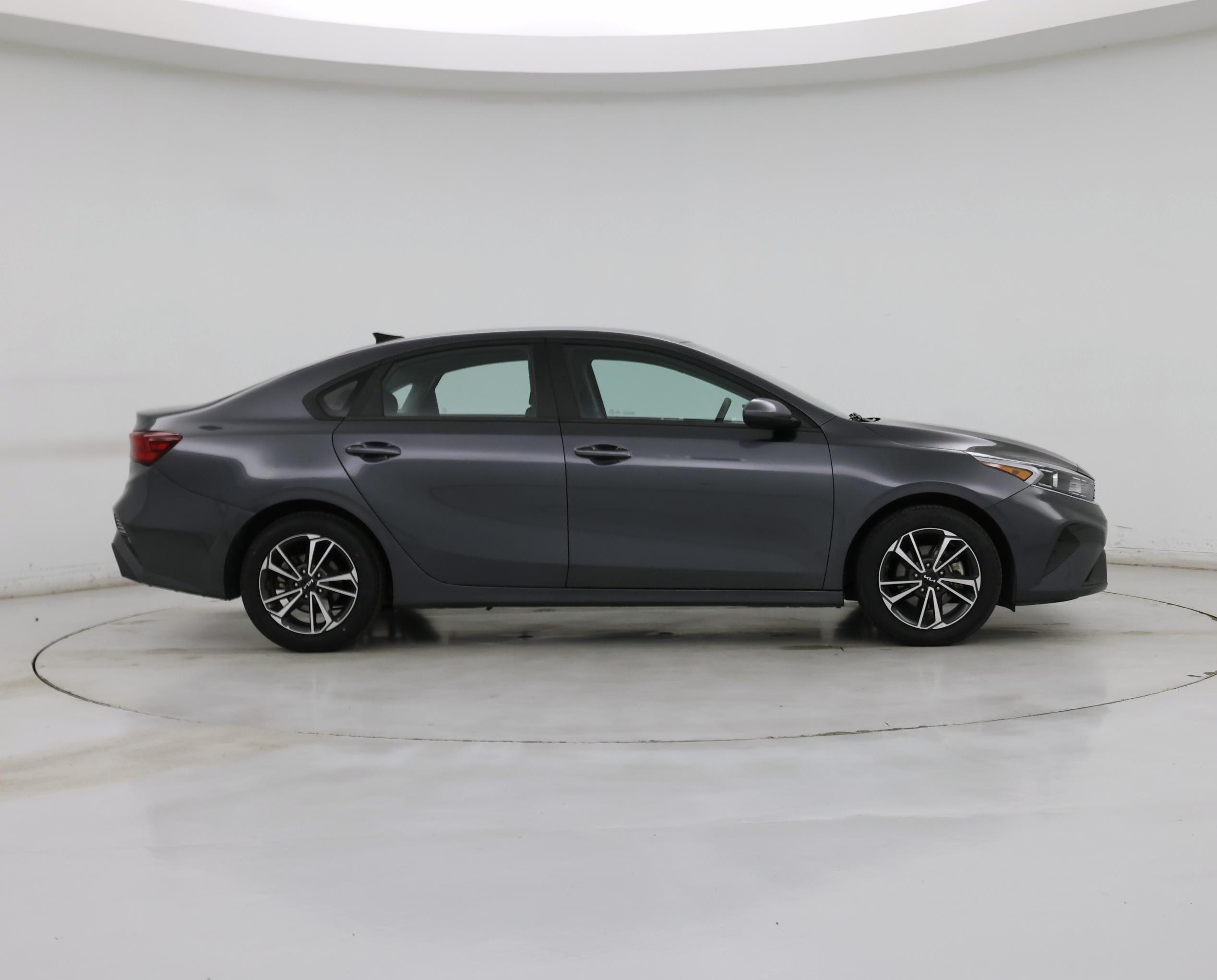 Thumbnail: 2024 Kia Forte - 7