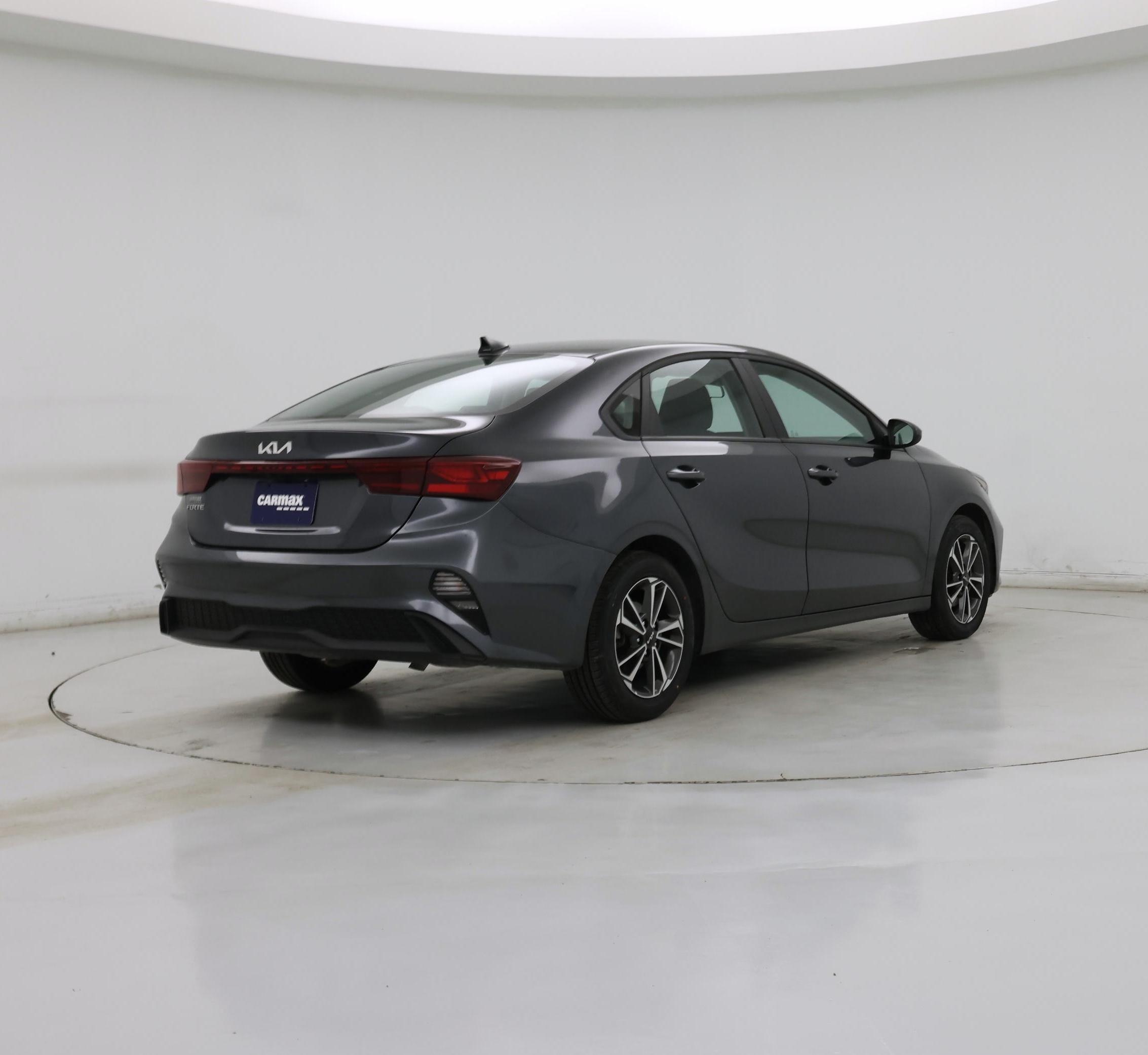 Thumbnail: 2024 Kia Forte - 8