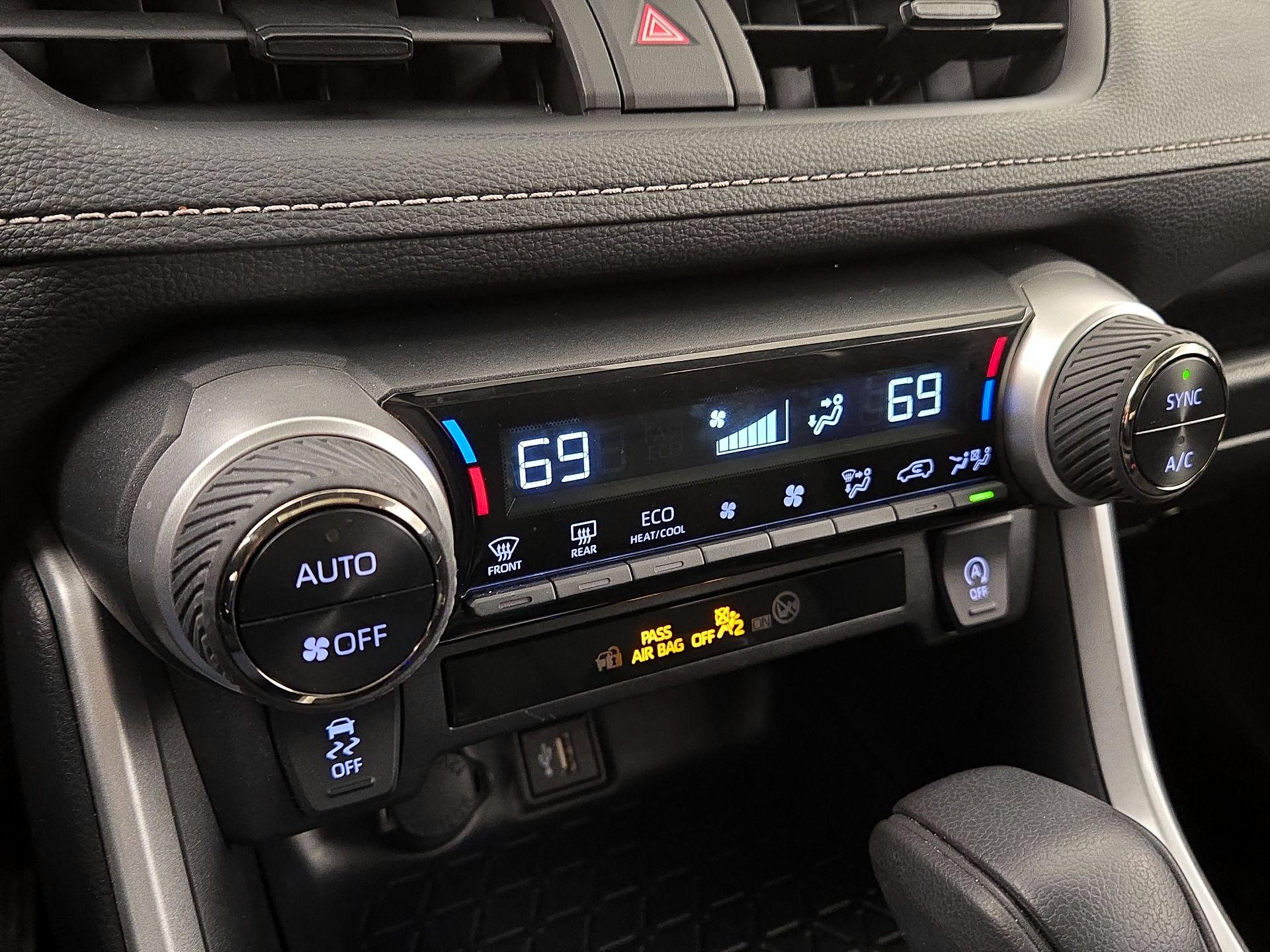 Thumbnail: 2025 Toyota RAV4 - 14