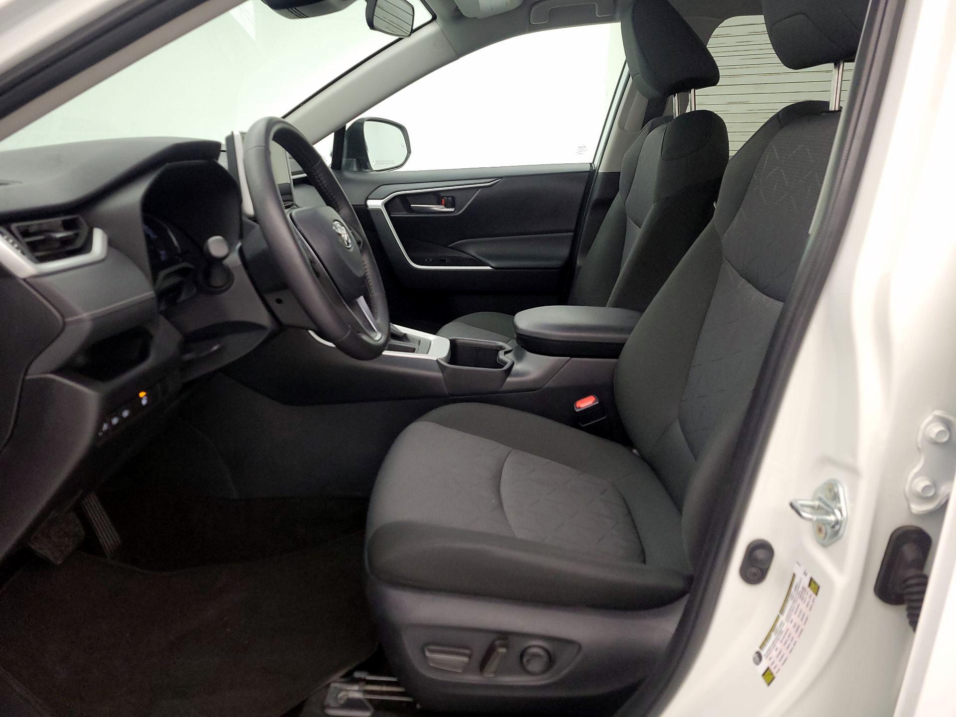 Thumbnail: 2025 Toyota RAV4 - 11