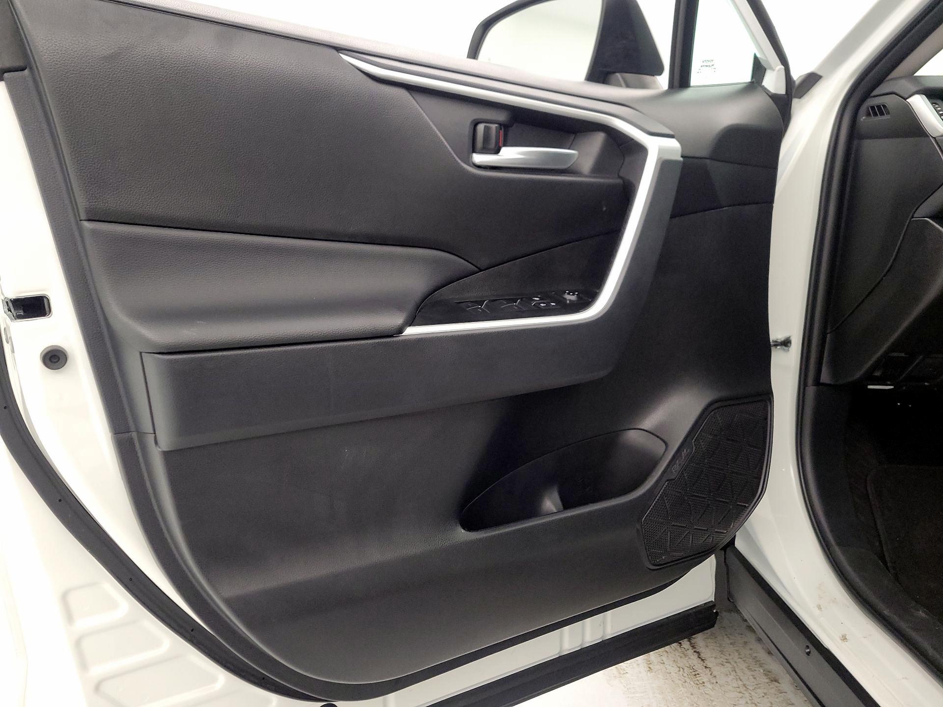 Thumbnail: 2025 Toyota RAV4 - 12