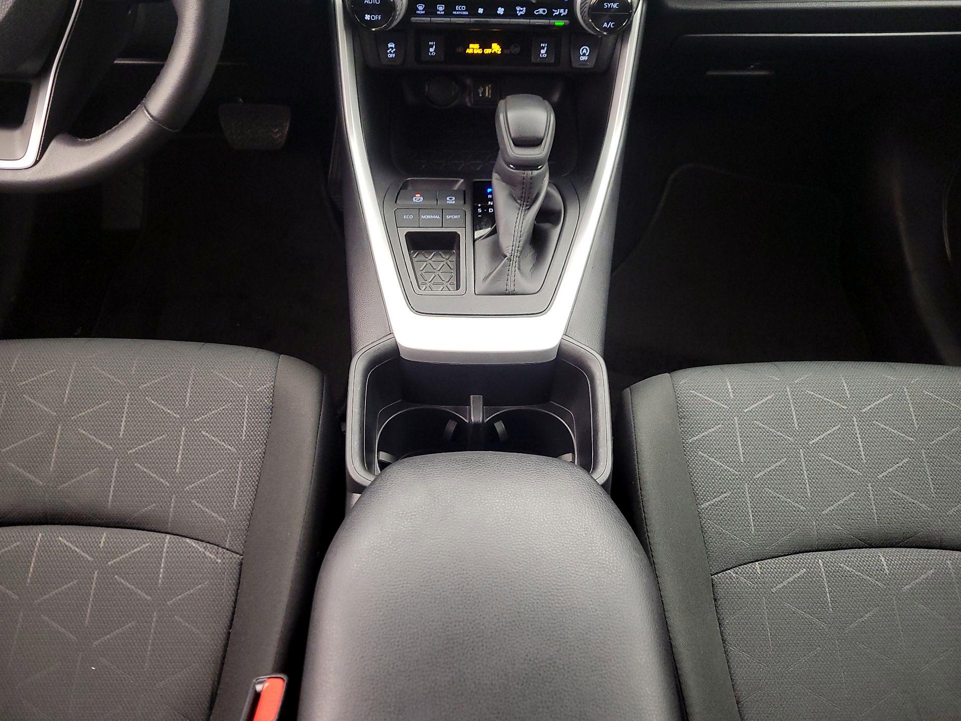 Thumbnail: 2025 Toyota RAV4 - 17