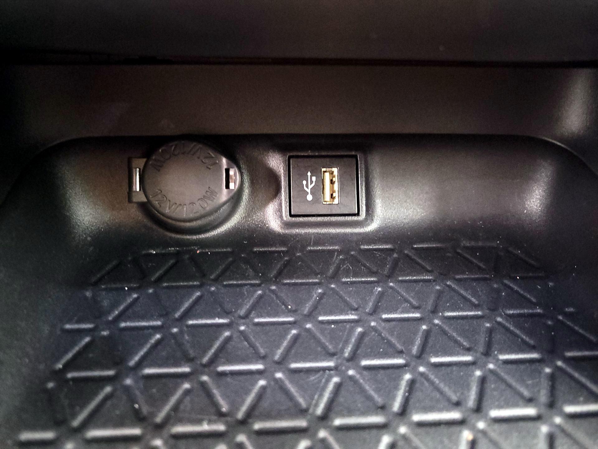 Thumbnail: 2025 Toyota RAV4 - 18