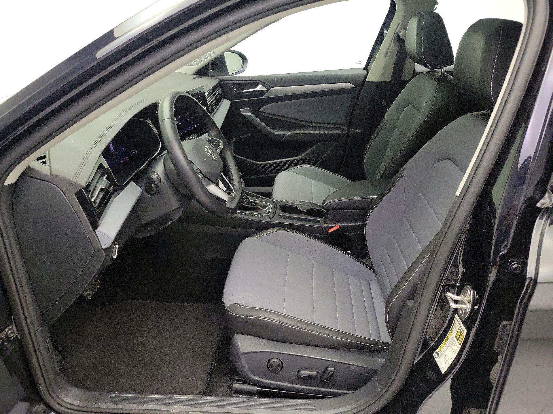 Thumbnail: 2025 Volkswagen Jetta - 11