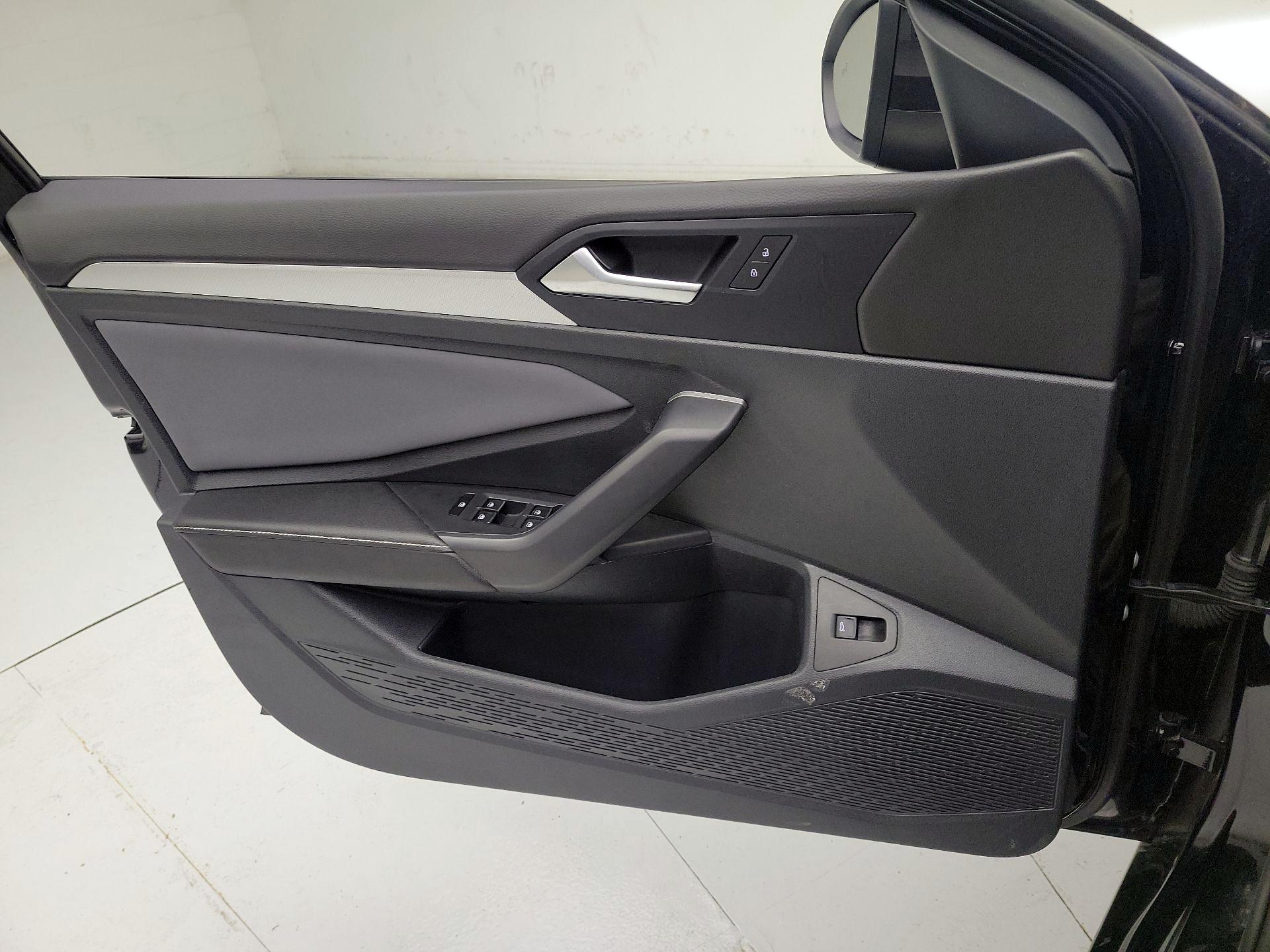 Thumbnail: 2025 Volkswagen Jetta - 12