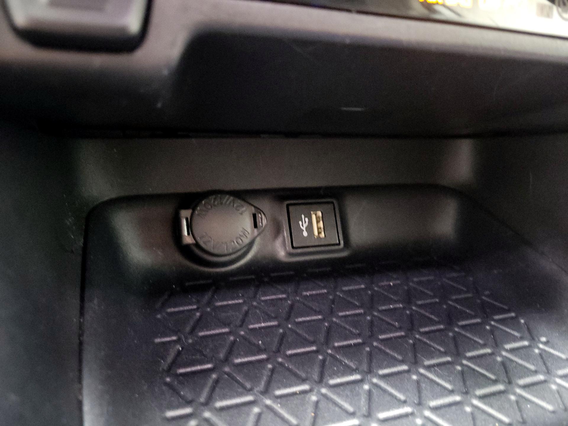 Thumbnail: 2025 Toyota RAV4 - 18