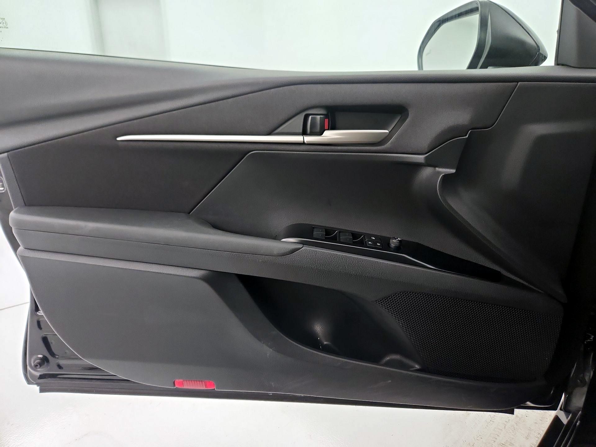 Thumbnail: 2025 Toyota Camry - 12