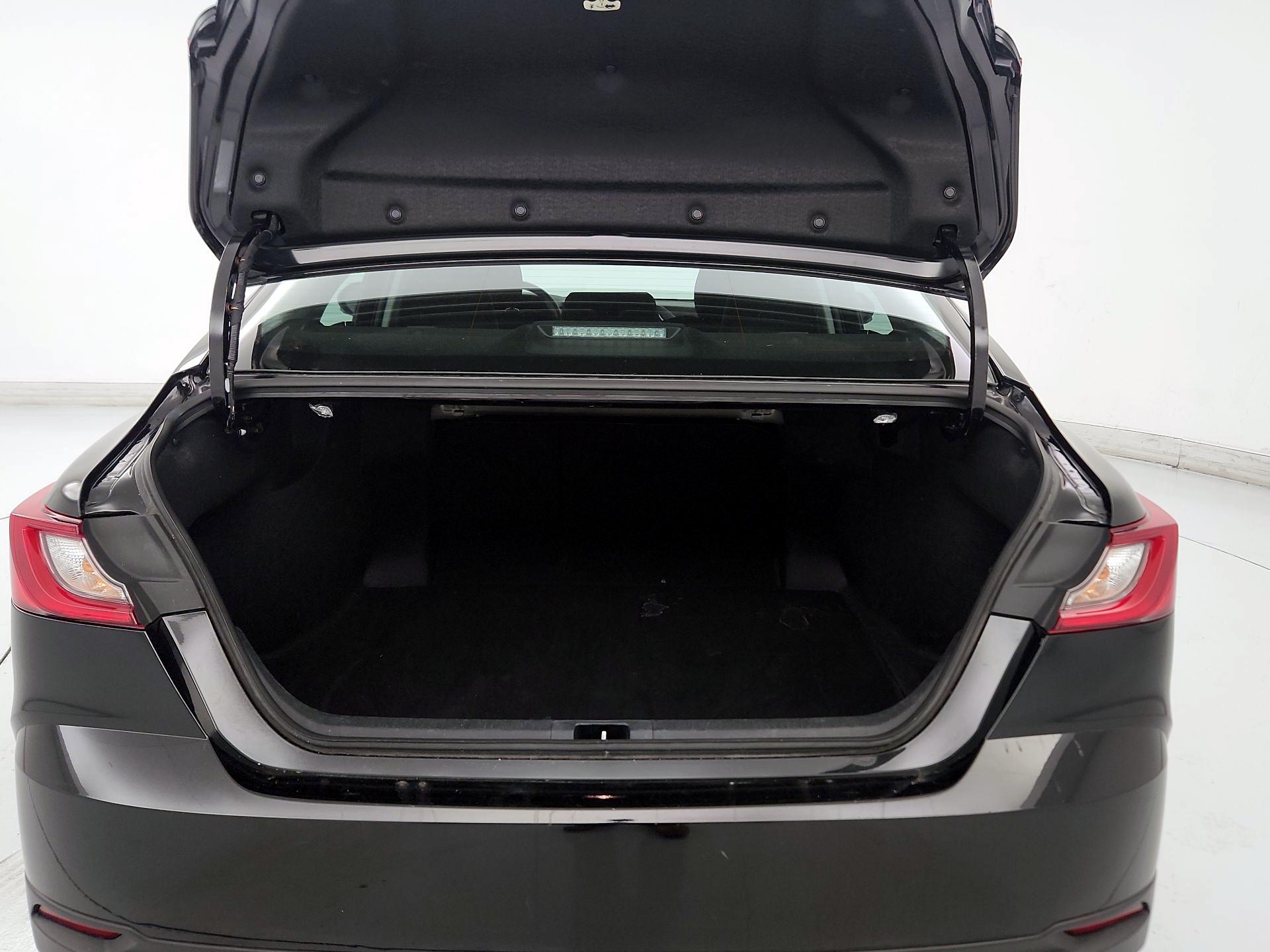 Thumbnail: 2025 Toyota Camry - 20