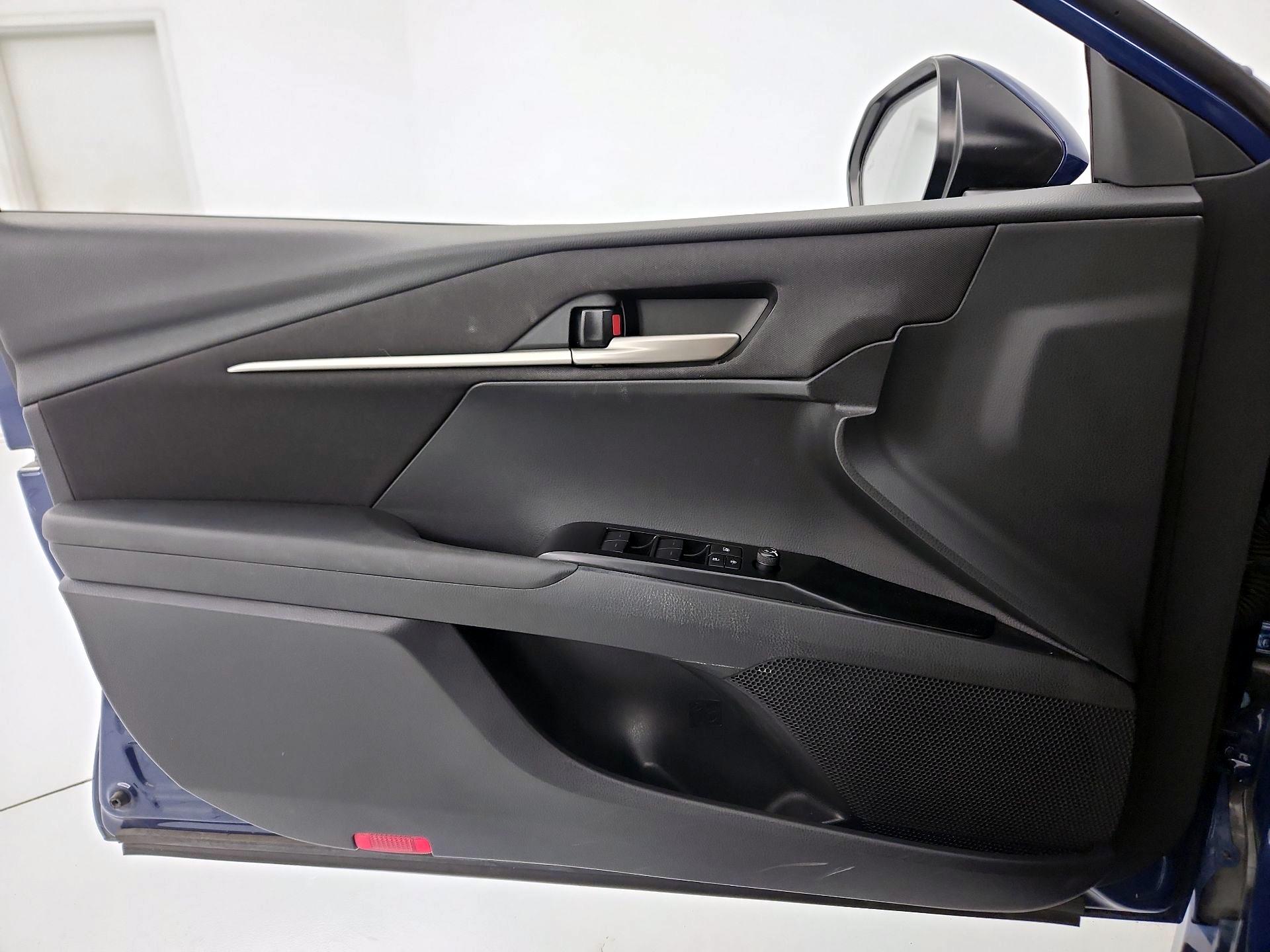 Thumbnail: 2025 Toyota Camry - 12