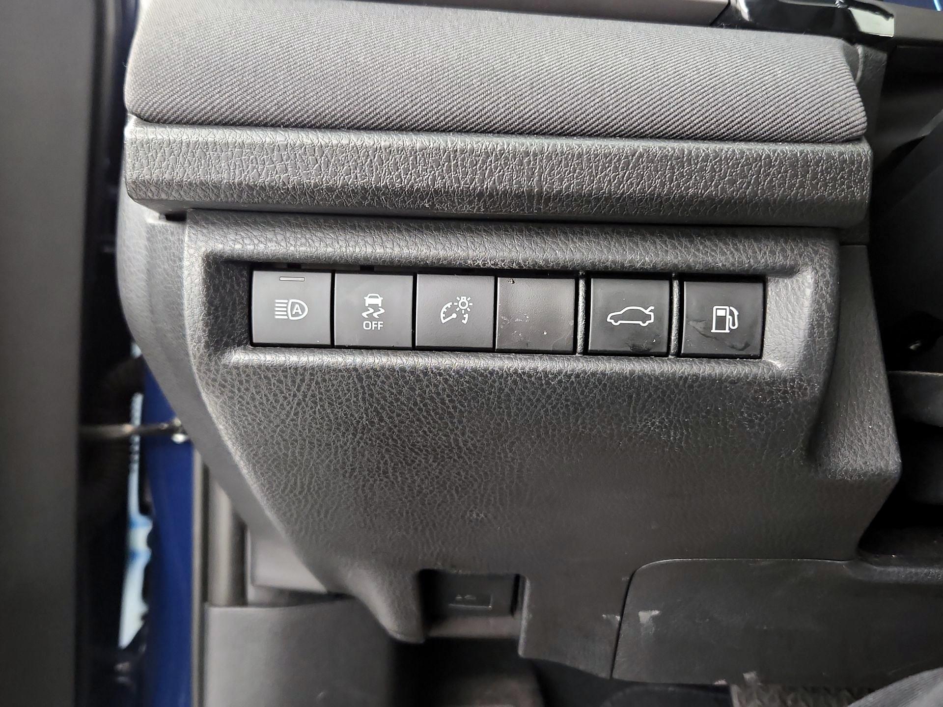 Thumbnail: 2025 Toyota Camry - 13