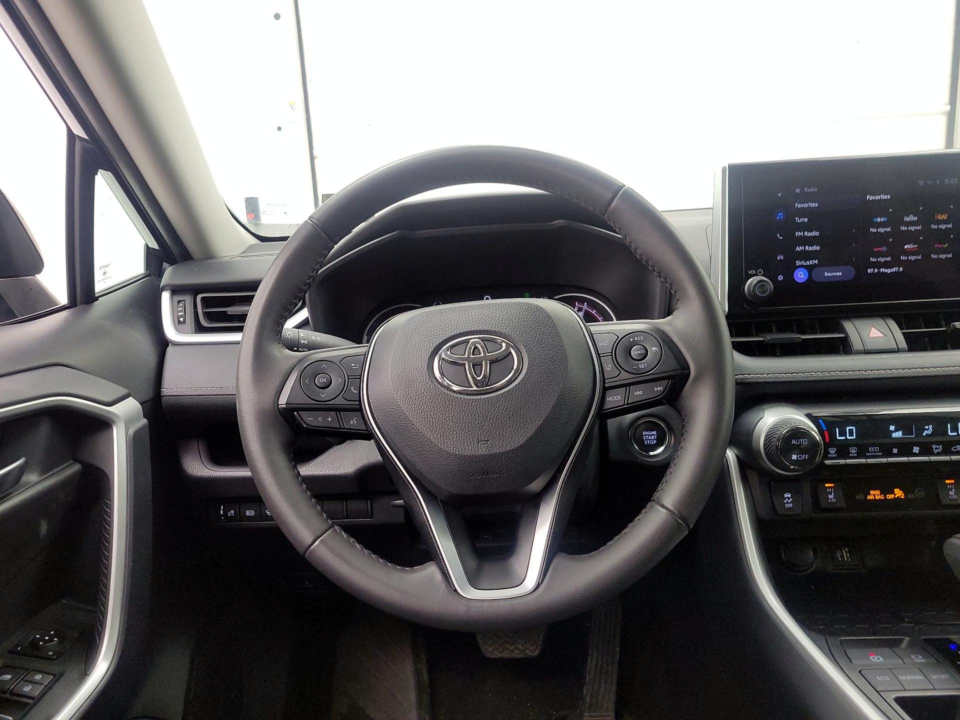 Thumbnail: 2025 Toyota RAV4 - 10