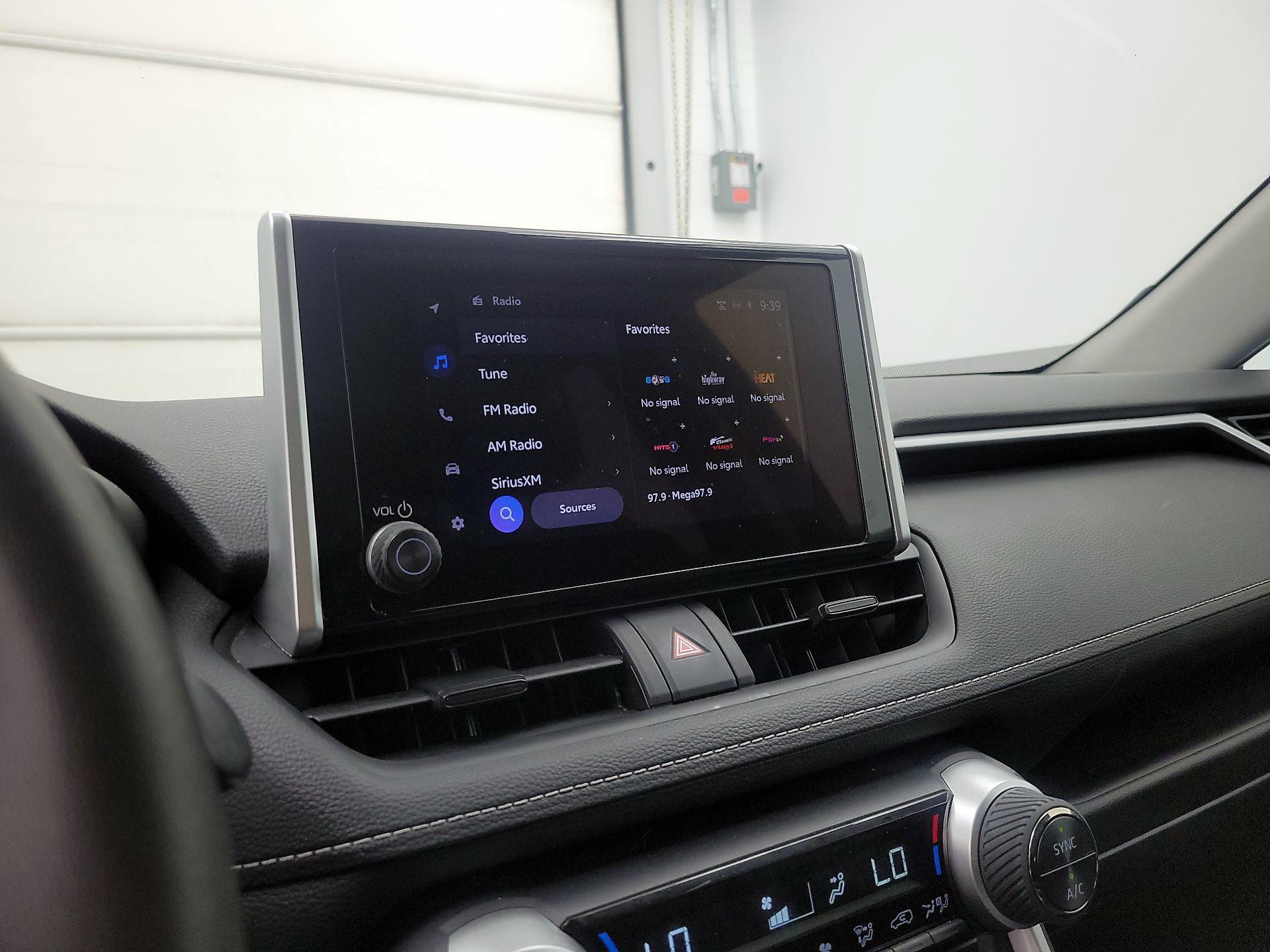 Thumbnail: 2025 Toyota RAV4 - 15