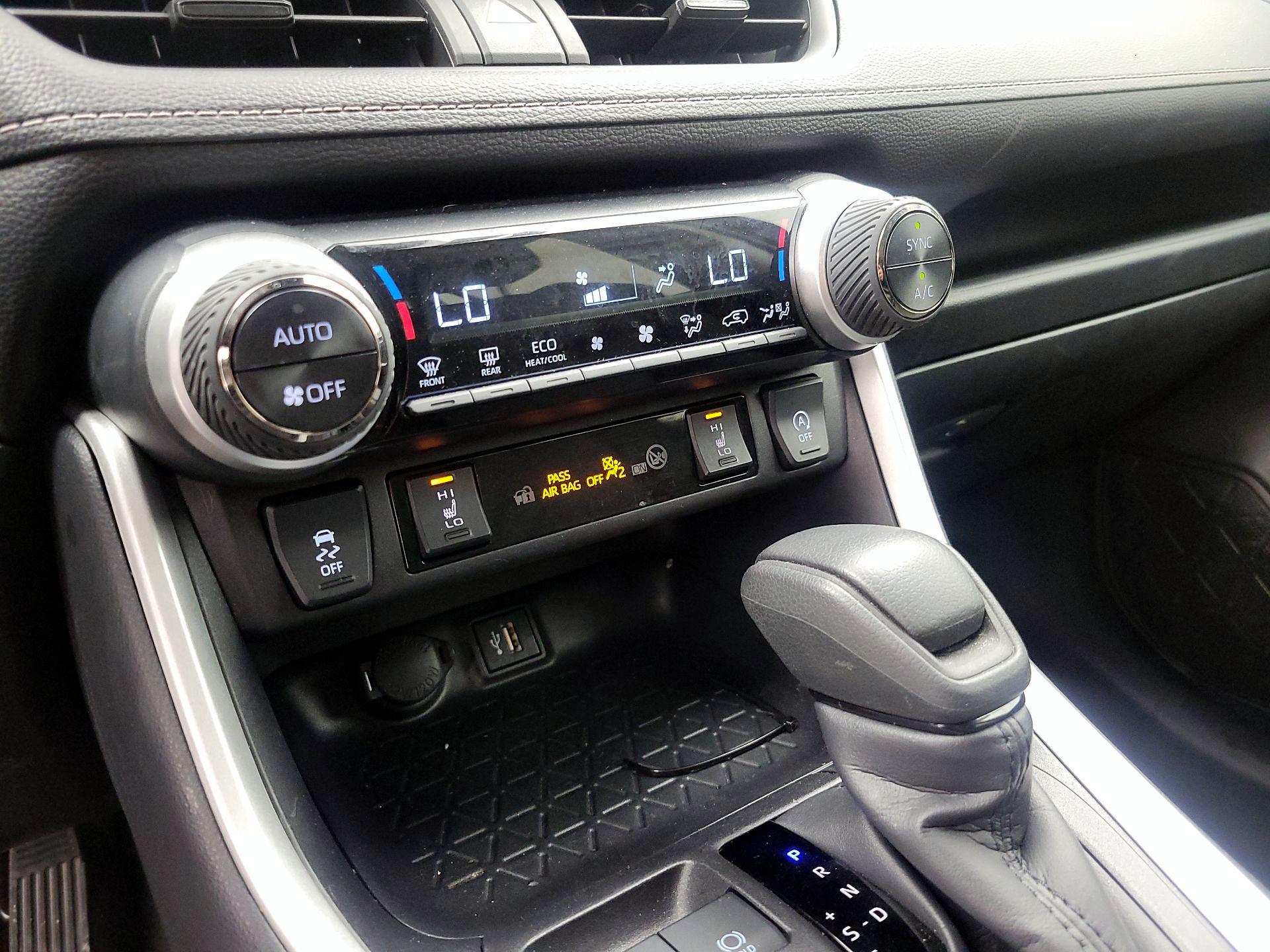 Thumbnail: 2025 Toyota RAV4 - 16