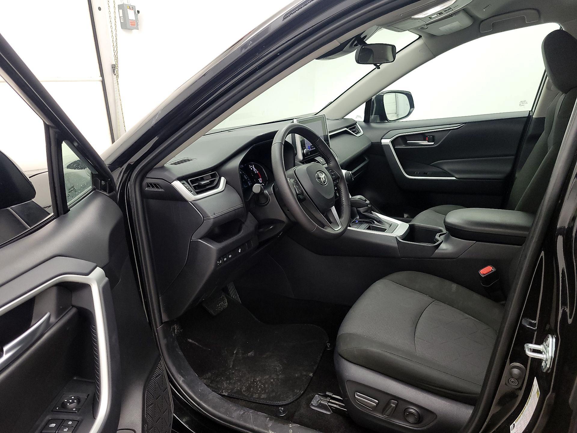 Thumbnail: 2025 Toyota RAV4 - 11