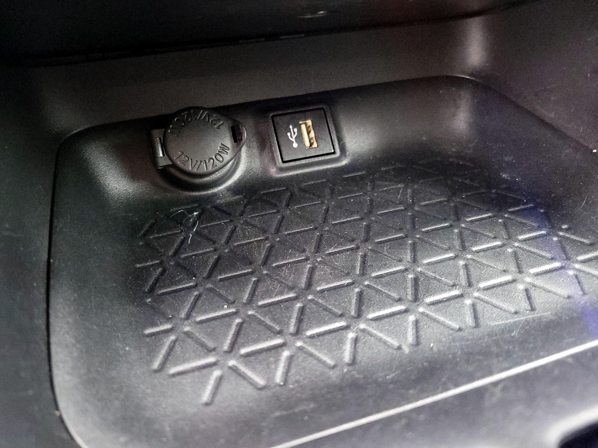 Thumbnail: 2025 Toyota RAV4 - 18