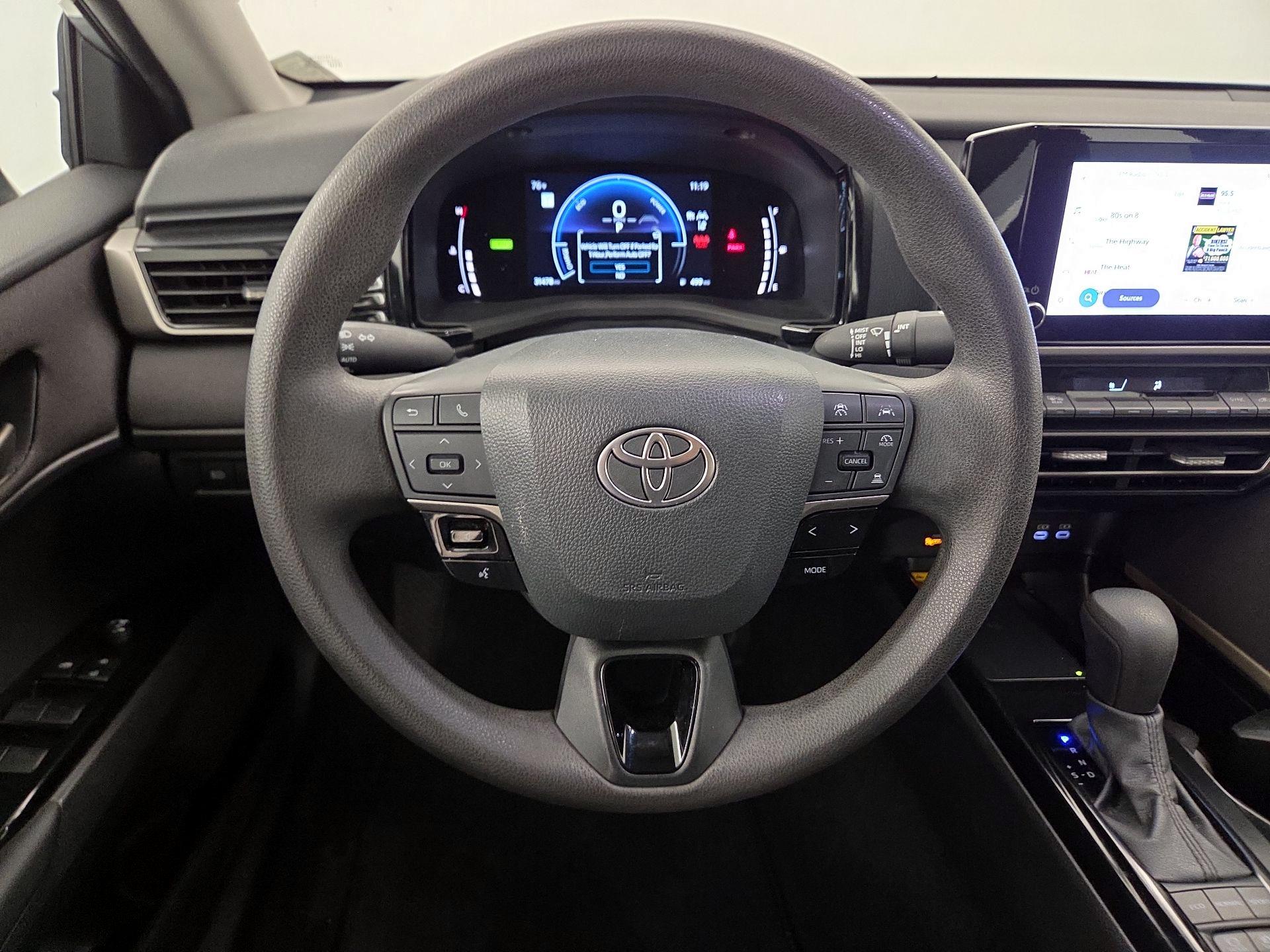 Thumbnail: 2025 Toyota Camry - 10