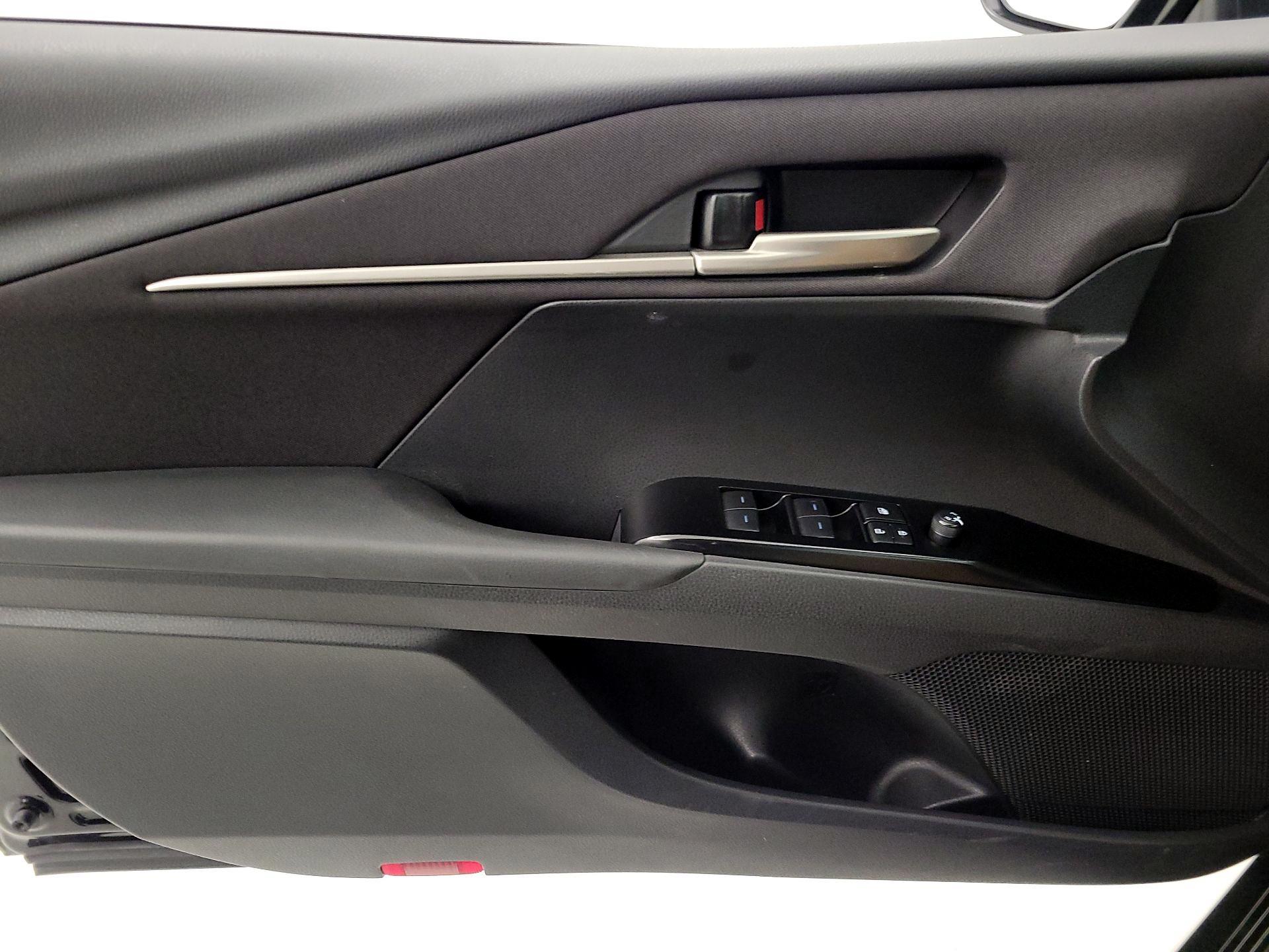 Thumbnail: 2025 Toyota Camry - 12