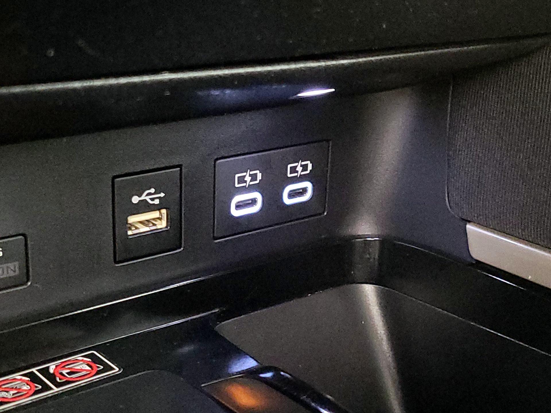 Thumbnail: 2025 Toyota Camry - 18