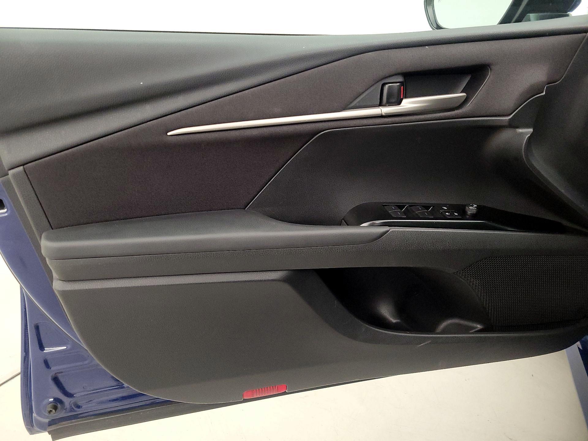 Thumbnail: 2025 Toyota Camry - 12