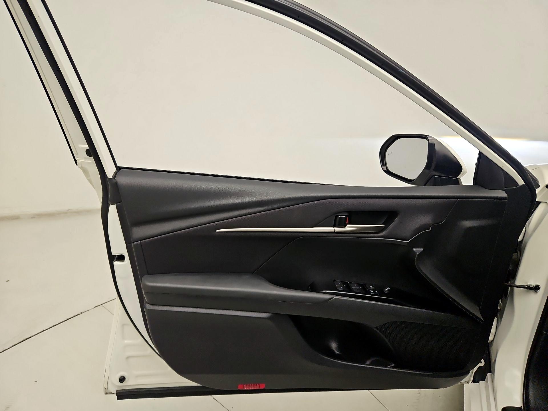 Thumbnail: 2025 Toyota Camry - 13